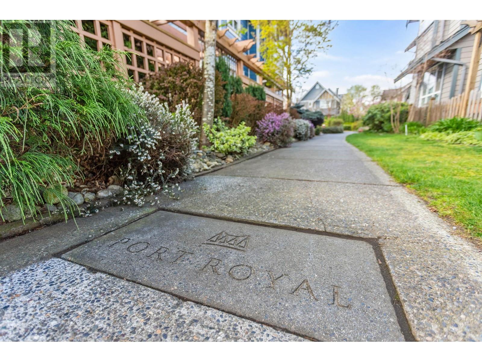 247 Furness Street, New Westminster, British Columbia  V3M 0B4 - Photo 32 - R2989754