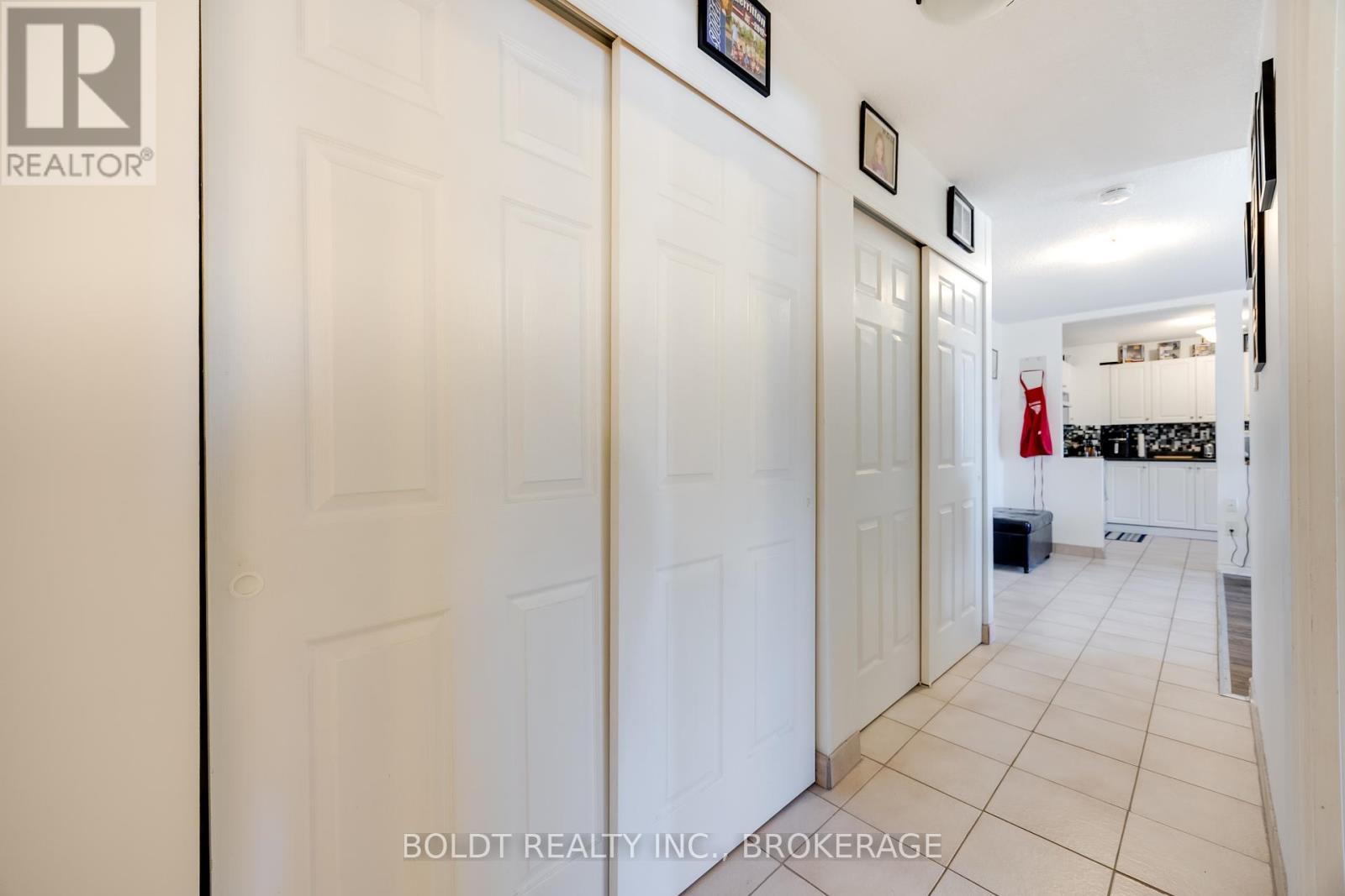 201 - 242 Oakdale Avenue, St. Catharines, Ontario  L2P 3K5 - Photo 15 - X12172207