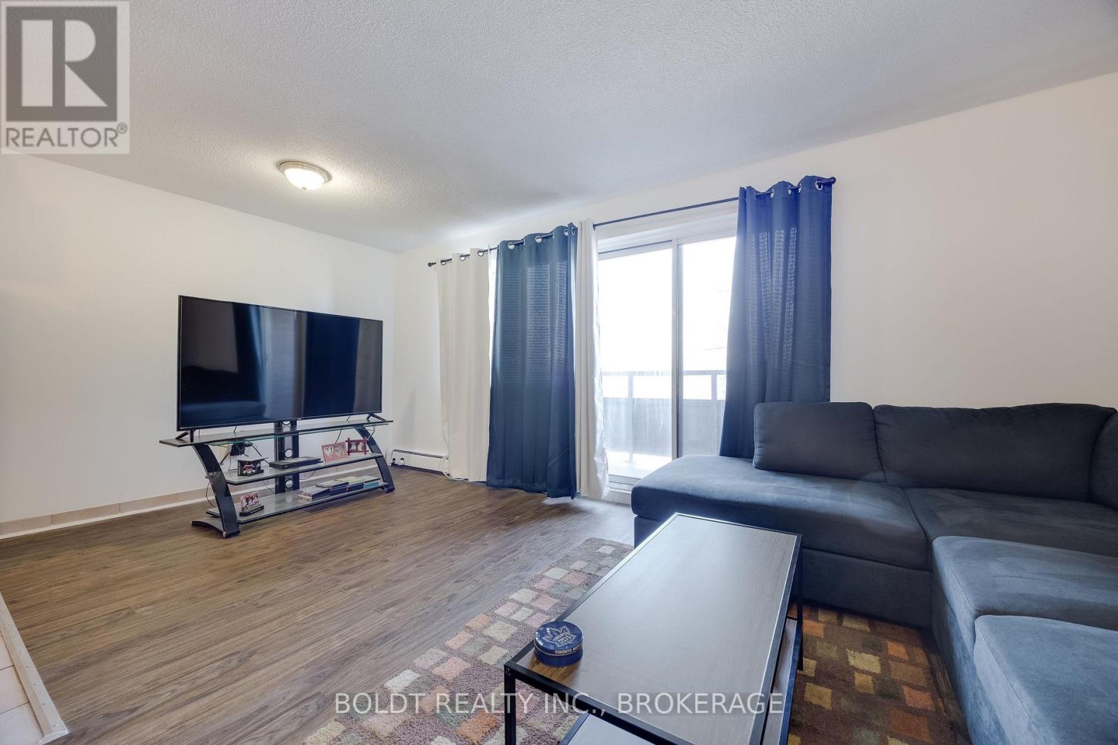 201 - 242 Oakdale Avenue, St. Catharines, Ontario  L2P 3K5 - Photo 5 - X12172207