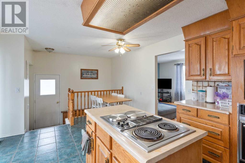 1717 Athabasca Street, Crossfield, Alberta  T0M 0S0 - Photo 4 - A2202071