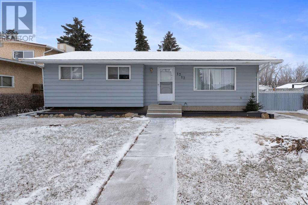1717 Athabasca Street, Crossfield, Alberta  T0M 0S0 - Photo 1 - A2202071