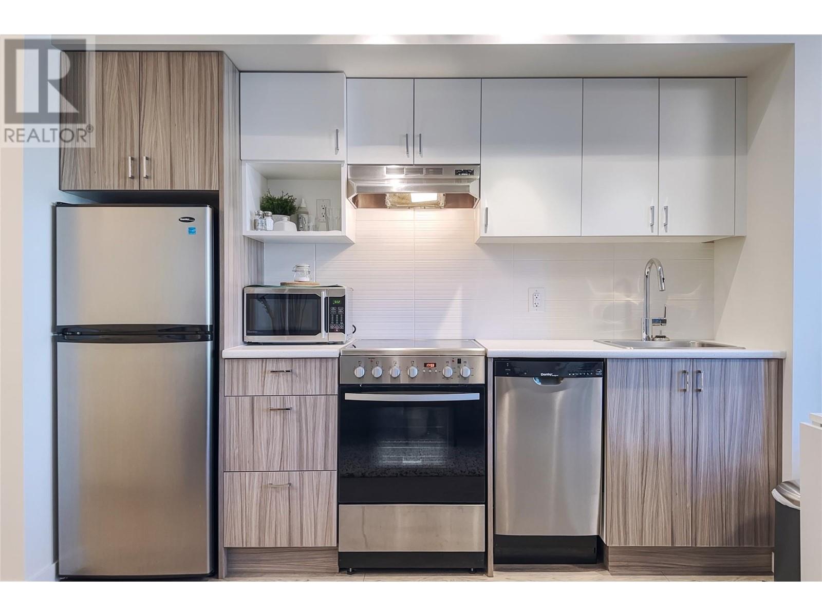 725 Academy Way Unit# 220, Kelowna, British Columbia  V1B 0B4 - Photo 2 - 10342566