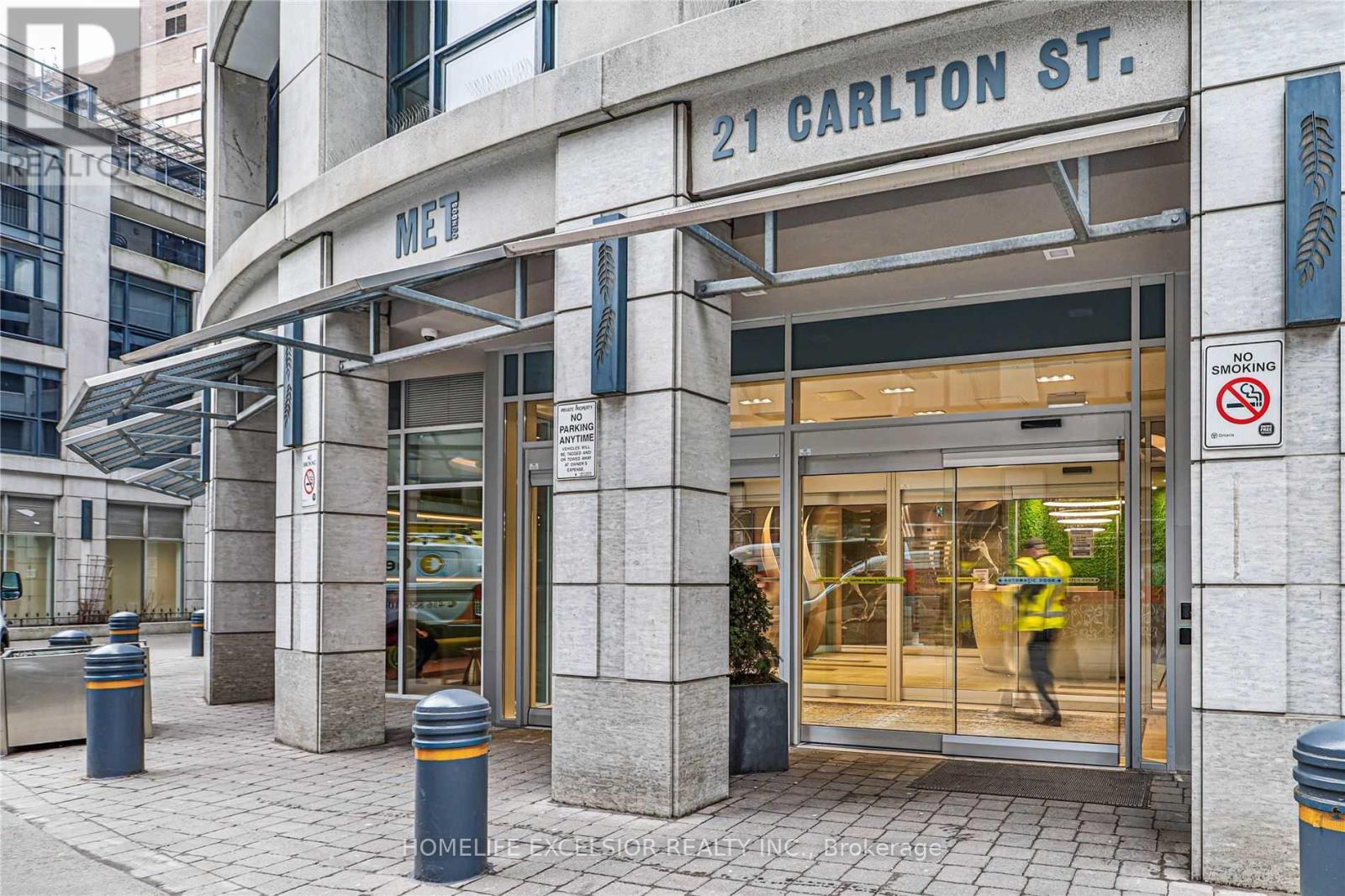 801 - 21 Carlton Street, Toronto, Ontario  M5B 1L2 - Photo 3 - C12172220