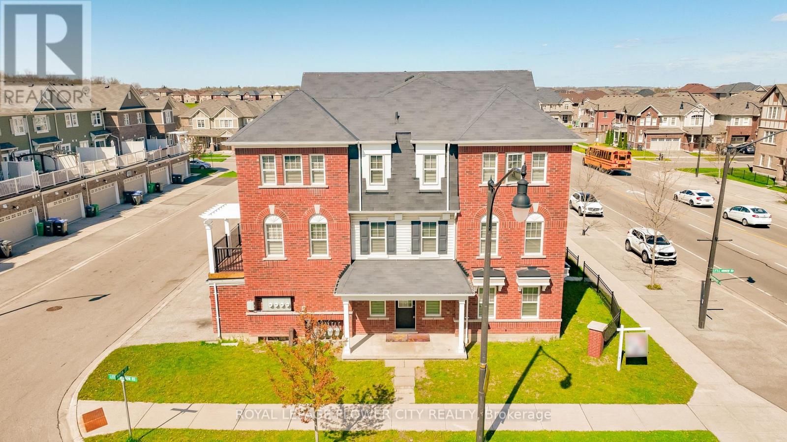 1 Little Minnow Road, Brampton, Ontario  L7A 4P4 - Photo 2 - W12139186