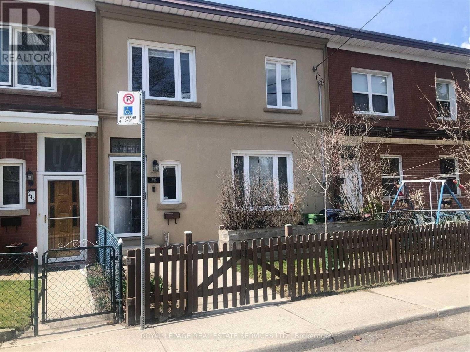 250 BOON AVENUE, Toronto, Ontario