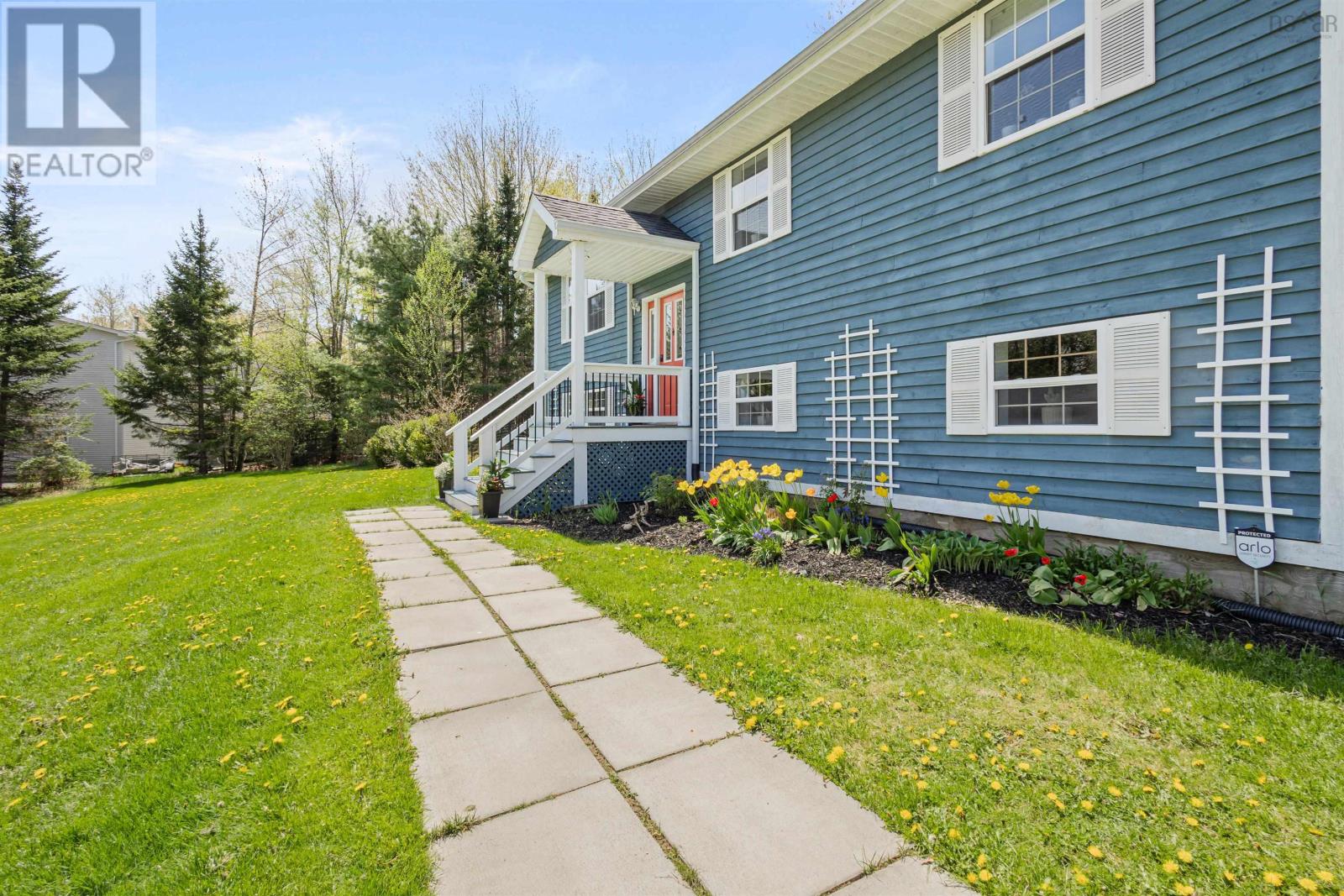 Property at 2 Charleswood Drive image 3