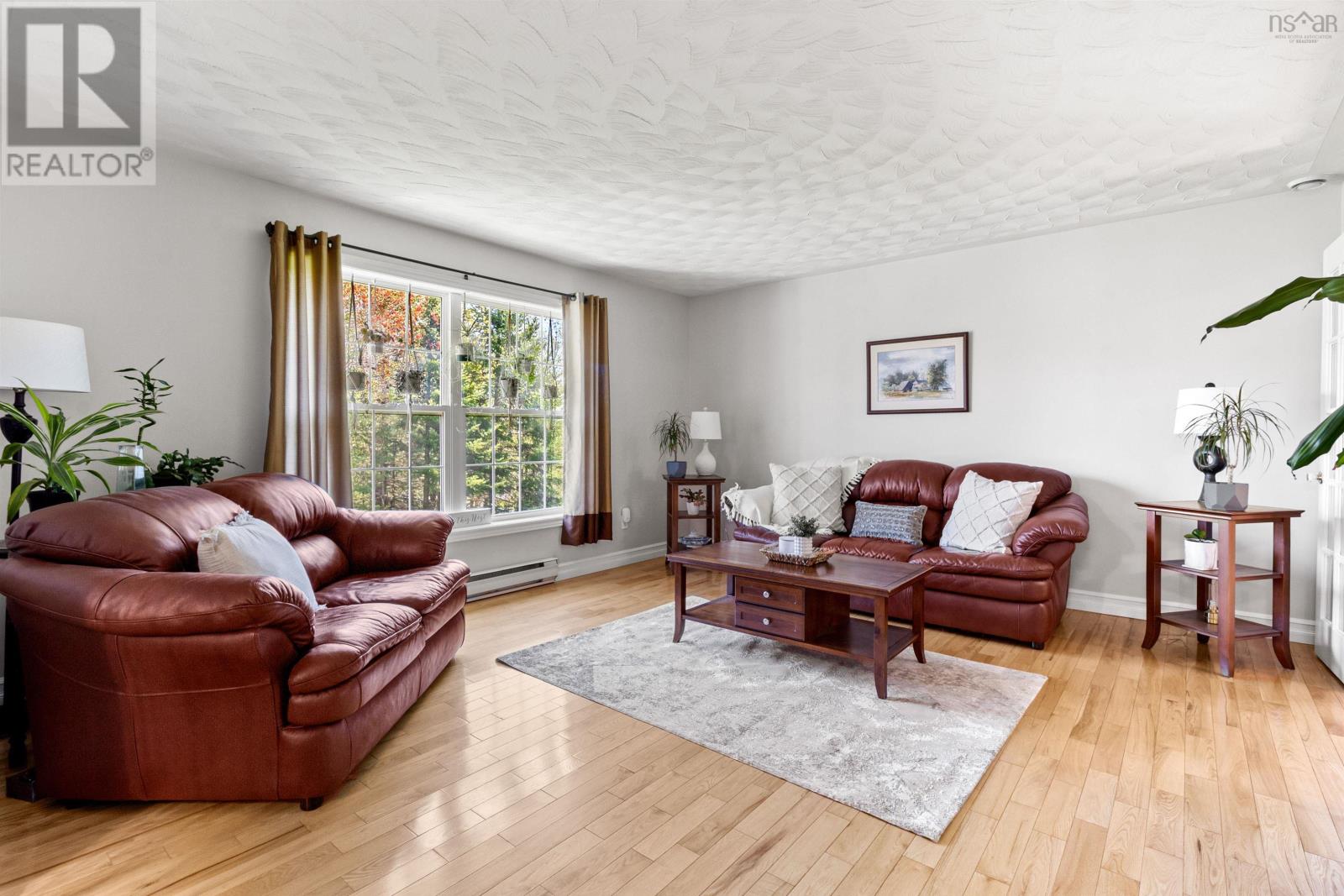 Property at 2 Charleswood Drive image 5