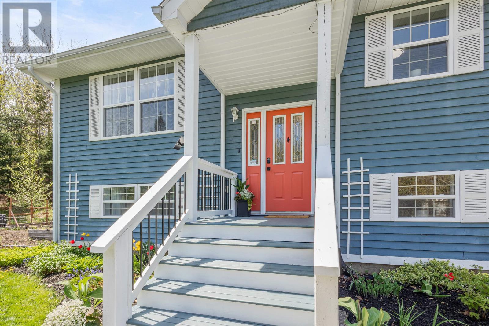 Property at 2 Charleswood Drive image 4