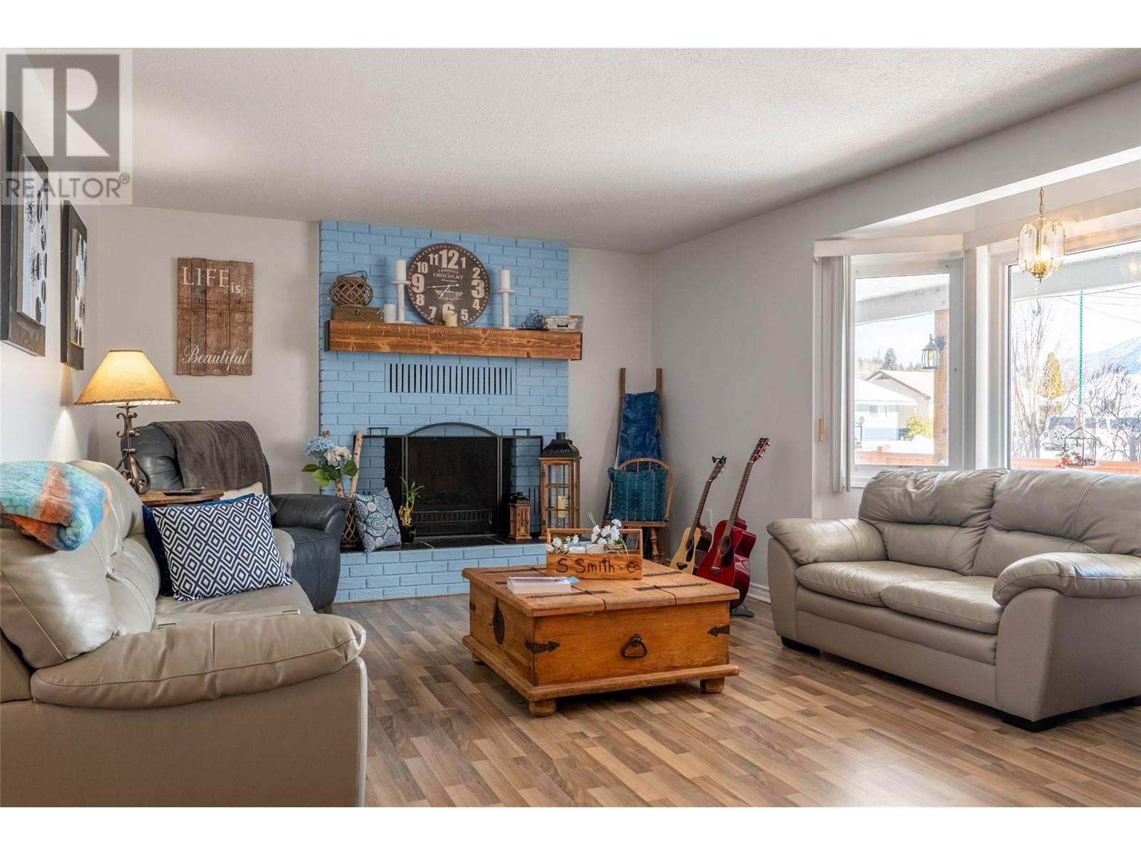 705 8th Avenue, Montrose, British Columbia  V0G 1P0 - Photo 5 - 10336413