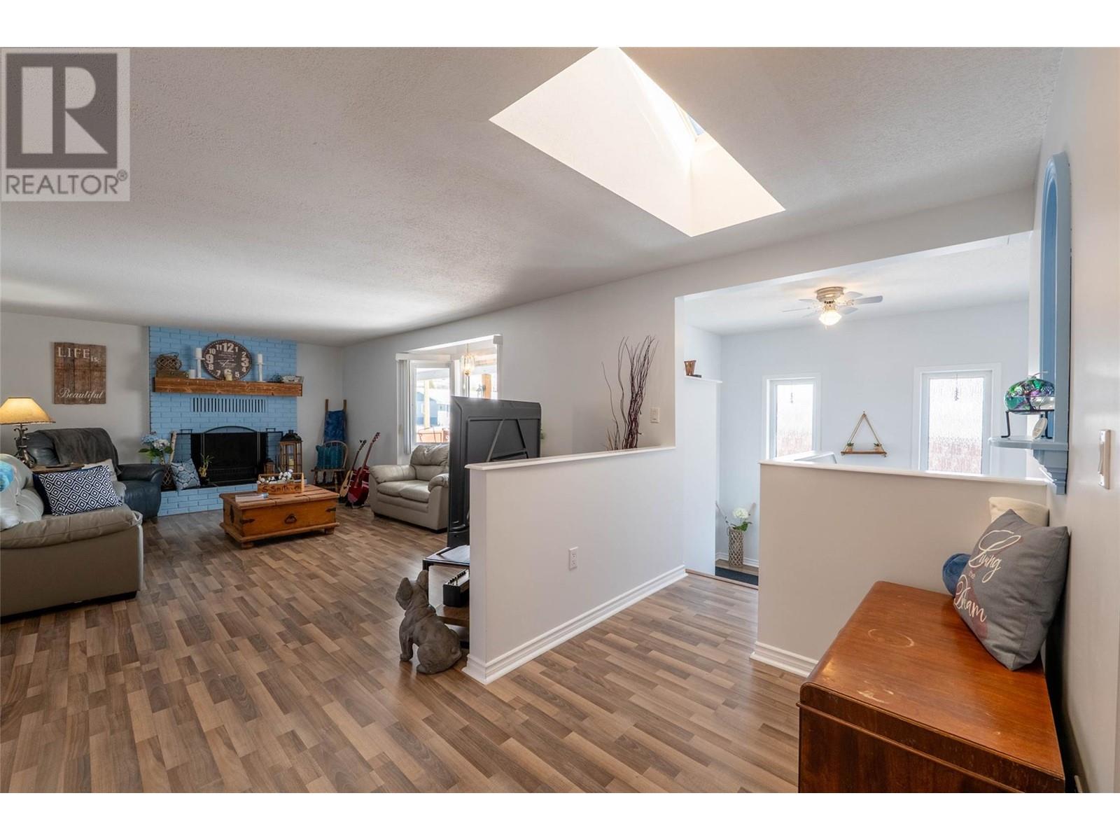 705 8th Avenue, Montrose, British Columbia  V0G 1P0 - Photo 14 - 10336413