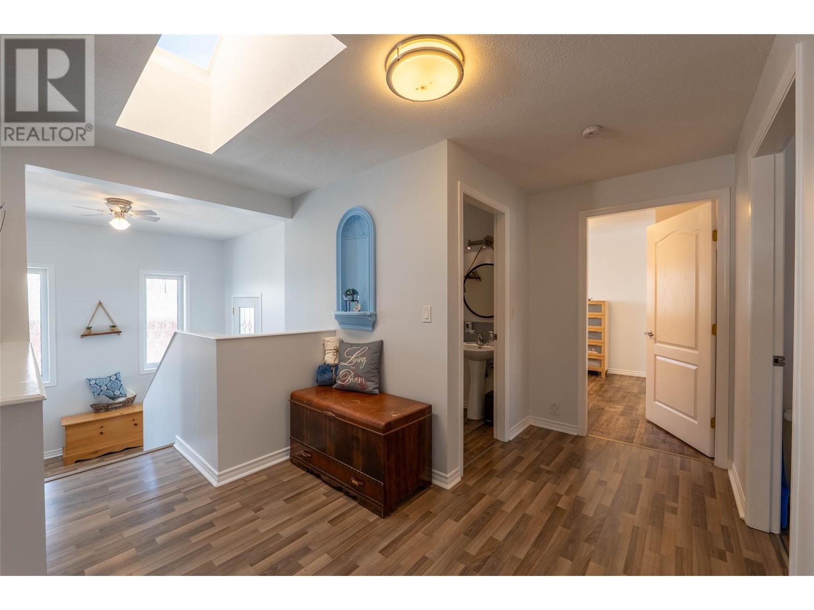 705 8th Avenue, Montrose, British Columbia  V0G 1P0 - Photo 15 - 10336413