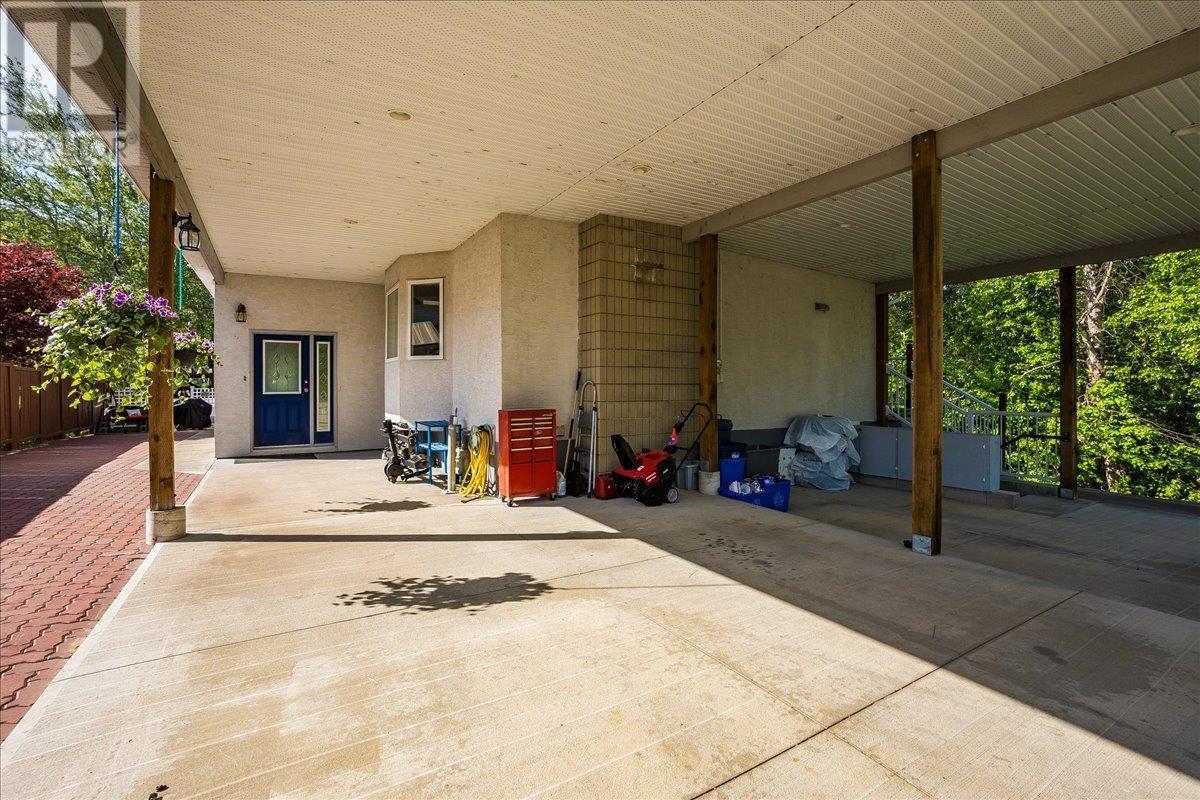 705 8th Avenue, Montrose, British Columbia  V0G 1P0 - Photo 42 - 10336413
