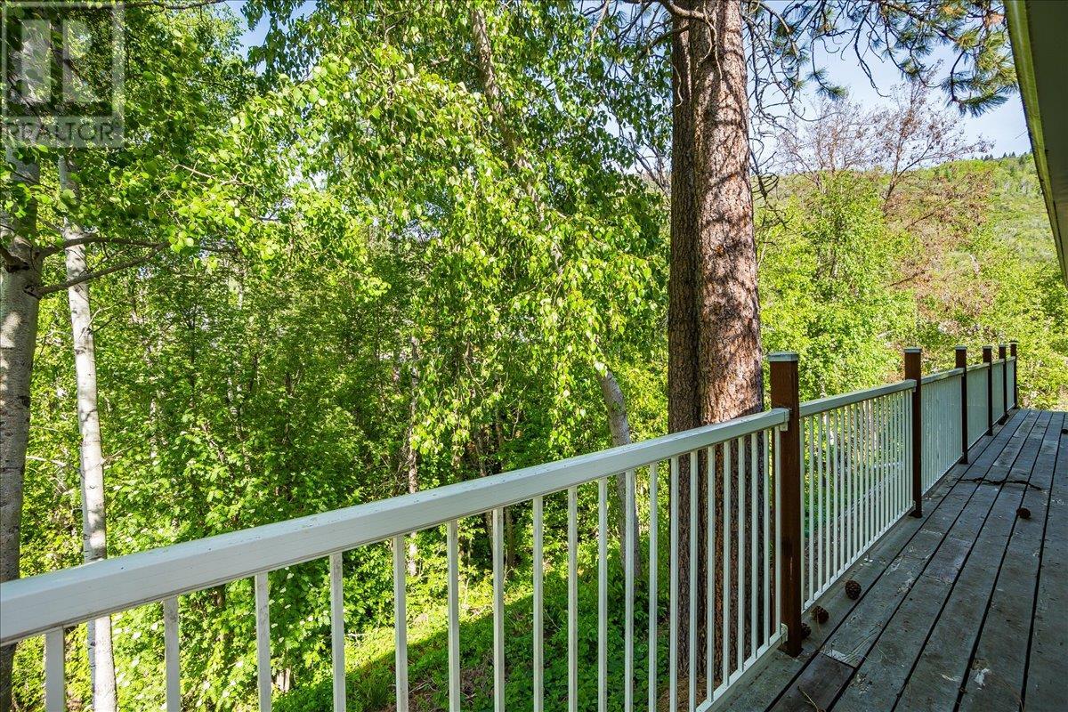 705 8TH Avenue, Montrose, BC V0G1P0