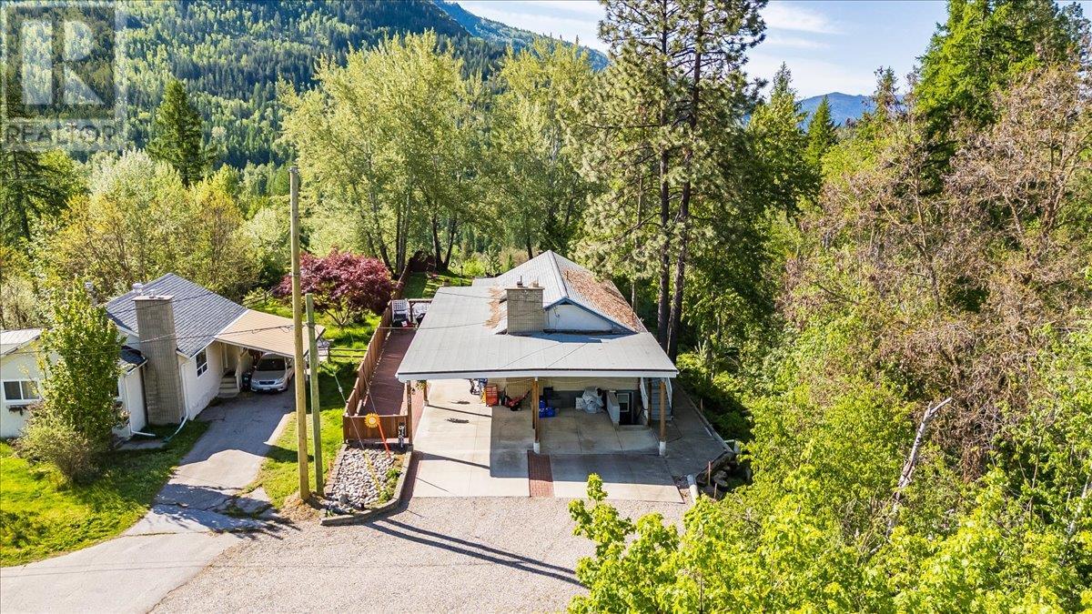 705 8th Avenue, Montrose, British Columbia  V0G 1P0 - Photo 62 - 10336413