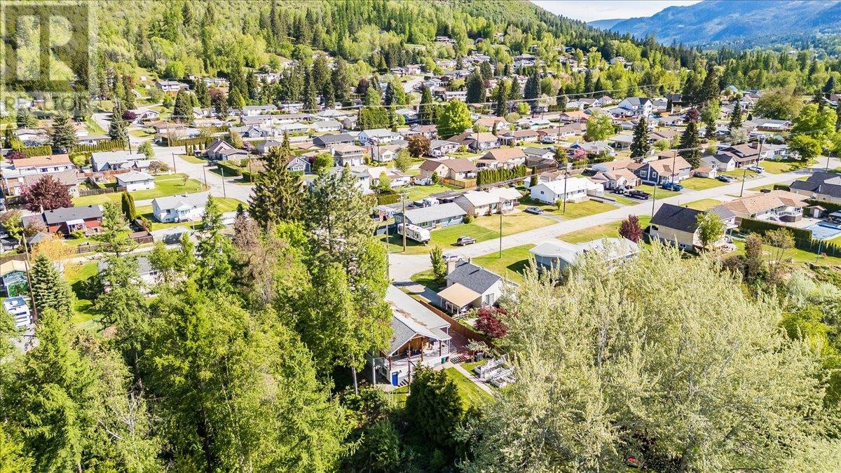 705 8TH Avenue, Montrose, BC V0G1P0