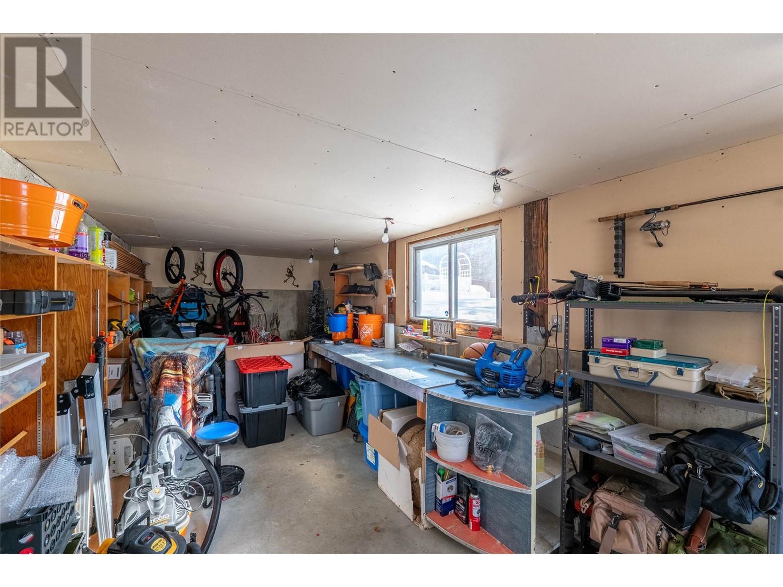 705 8TH Avenue, Montrose, BC V0G1P0