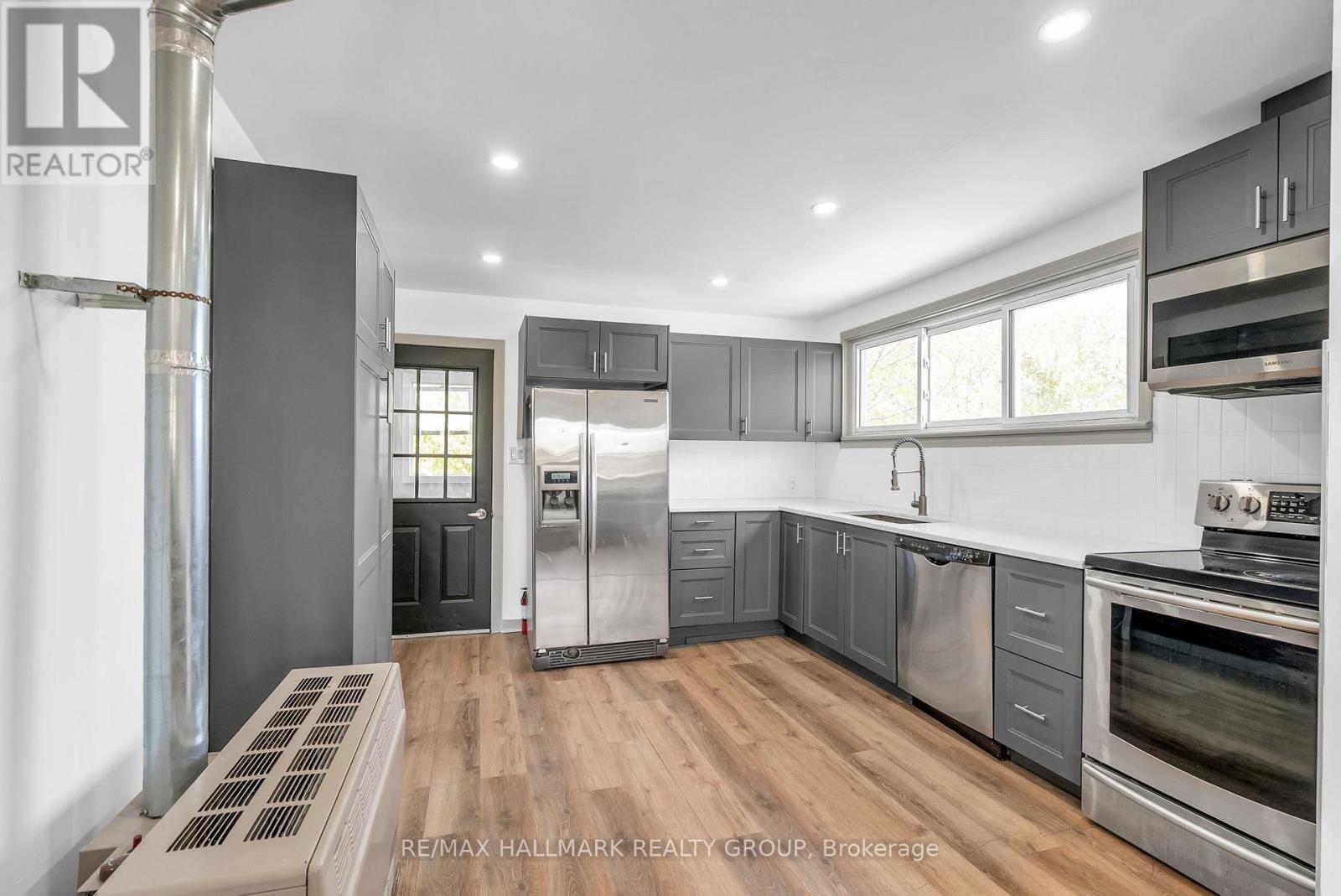 334-336 Eleventh Street E, Cornwall, Ontario  K6H 2Y7 - Photo 6 - X12157614
