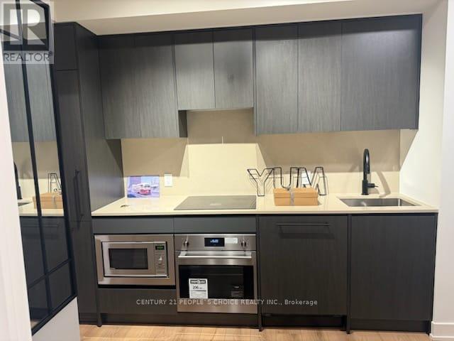 201 - 5 Lakeview Avenue, Toronto, Ontario  M6J 0H3 - Photo 2 - C12157487