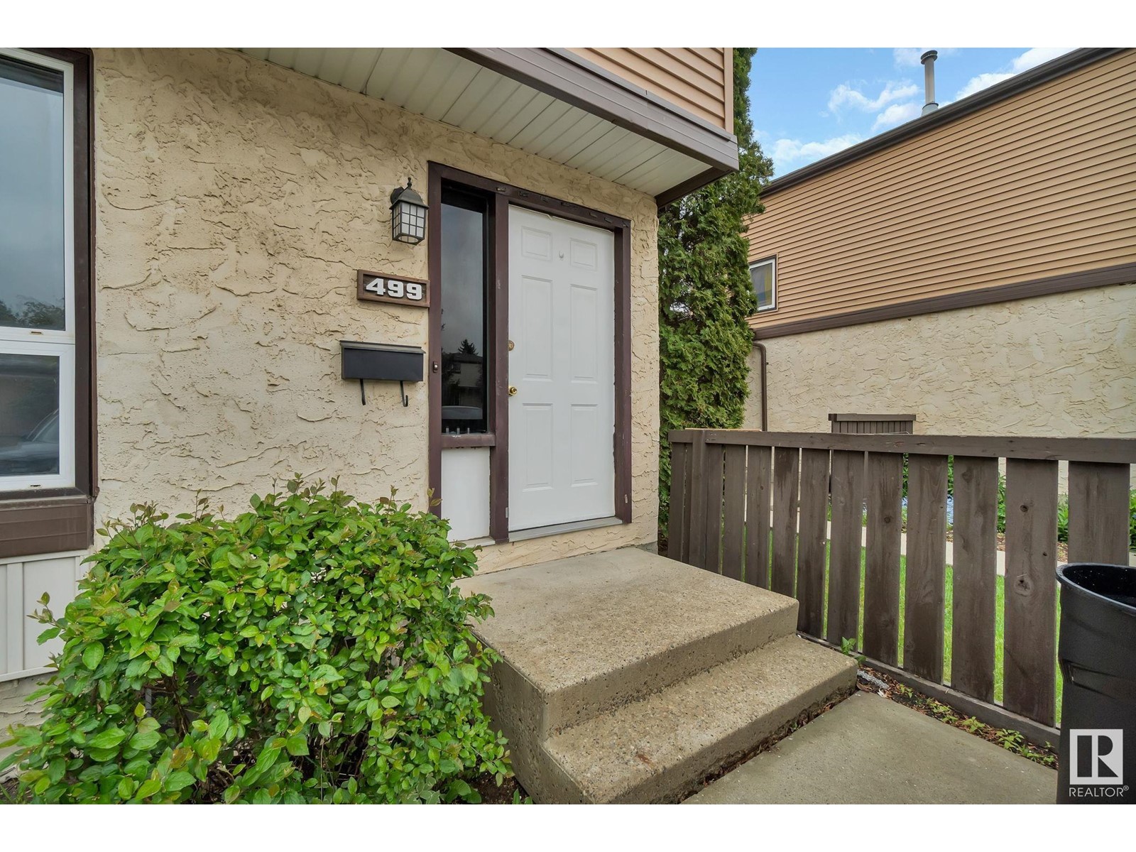 499 Knottwood Rd W Nw, Edmonton, Alberta  T6K 2V6 - Photo 1 - E4438481