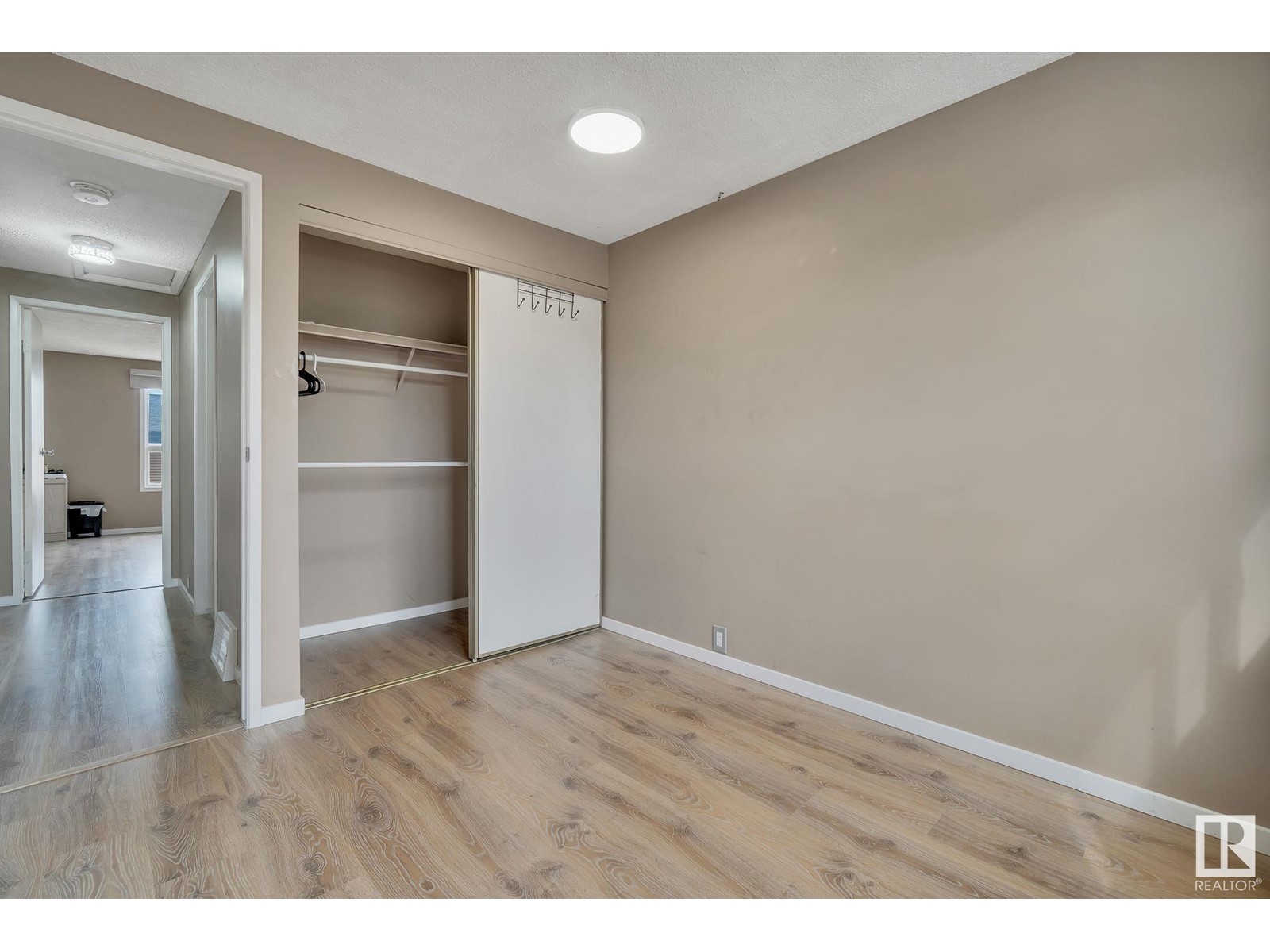 499 Knottwood Rd W Nw, Edmonton, Alberta  T6K 2V6 - Photo 12 - E4438481