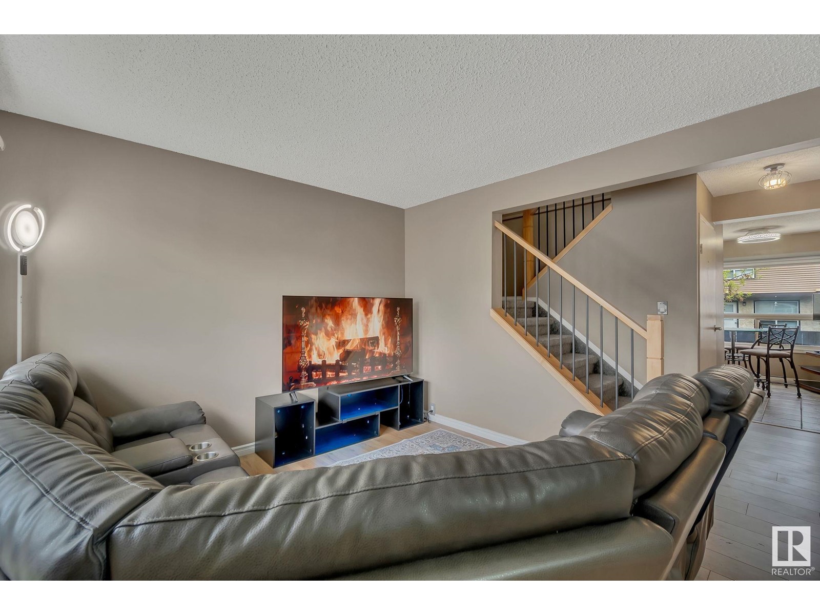499 Knottwood Rd W Nw, Edmonton, Alberta  T6K 2V6 - Photo 3 - E4438481