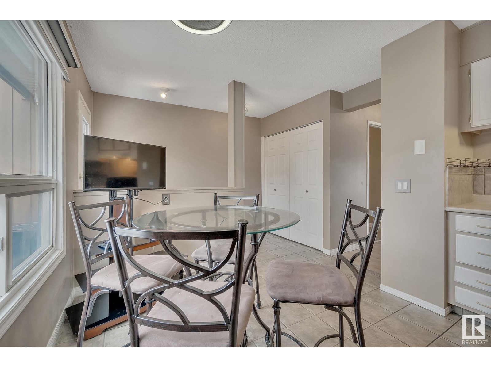 499 Knottwood Rd W Nw, Edmonton, Alberta  T6K 2V6 - Photo 5 - E4438481