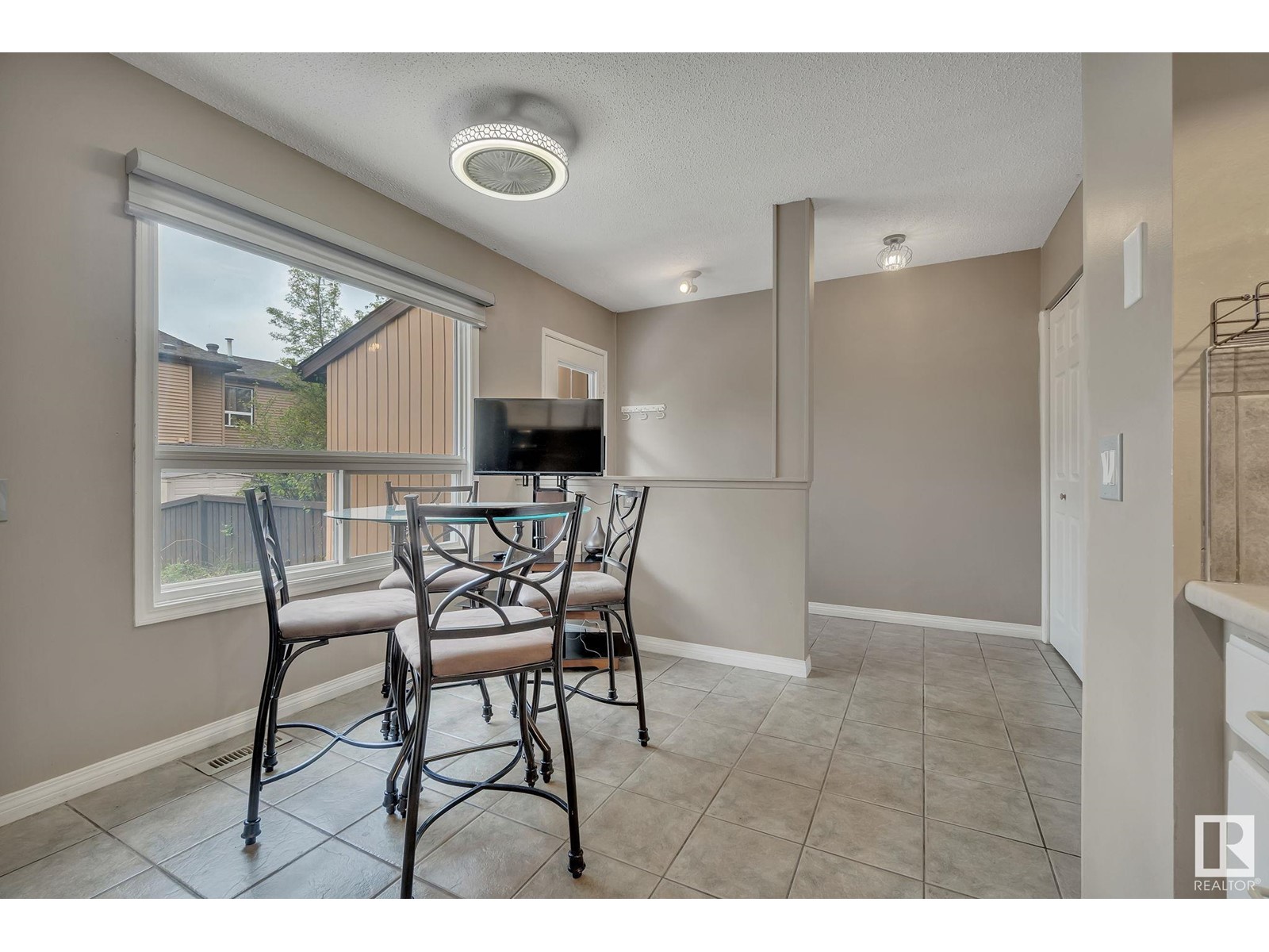 499 Knottwood Rd W Nw, Edmonton, Alberta  T6K 2V6 - Photo 7 - E4438481