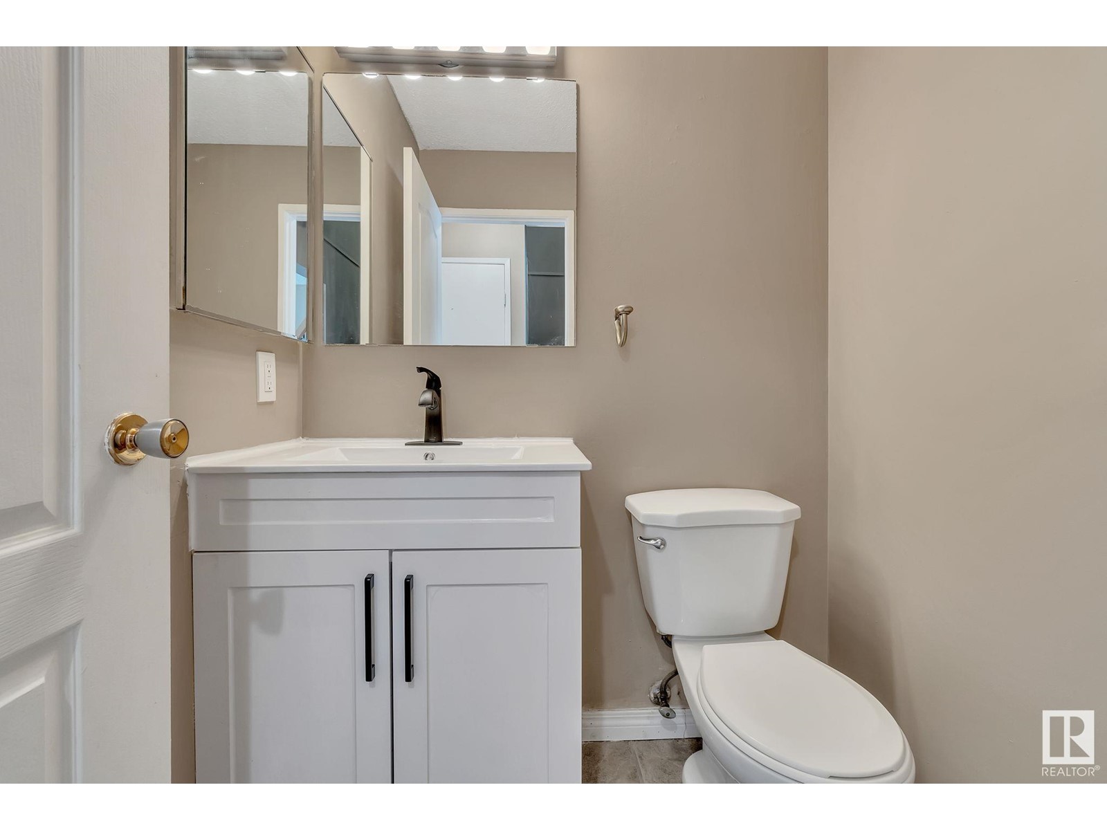 499 Knottwood Rd W Nw, Edmonton, Alberta  T6K 2V6 - Photo 8 - E4438481