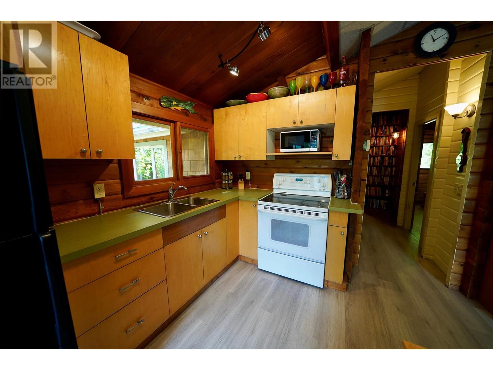 Property at 6552 Littlewood Road image 4