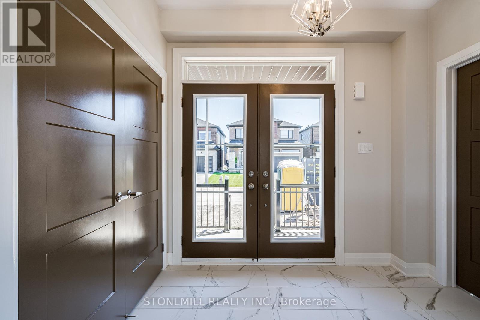 229 Midland Place, Welland, Ontario  L3B 0H4 - Photo 2 - X12172241