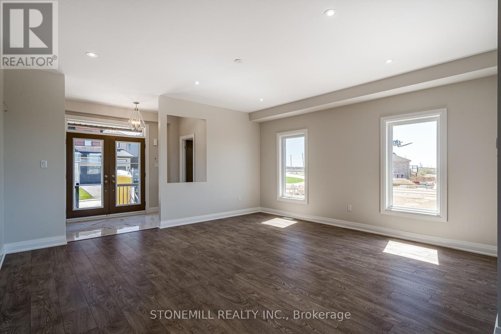 229 Midland Place, Welland, Ontario  L3B 0H4 - Photo 5 - X12172241