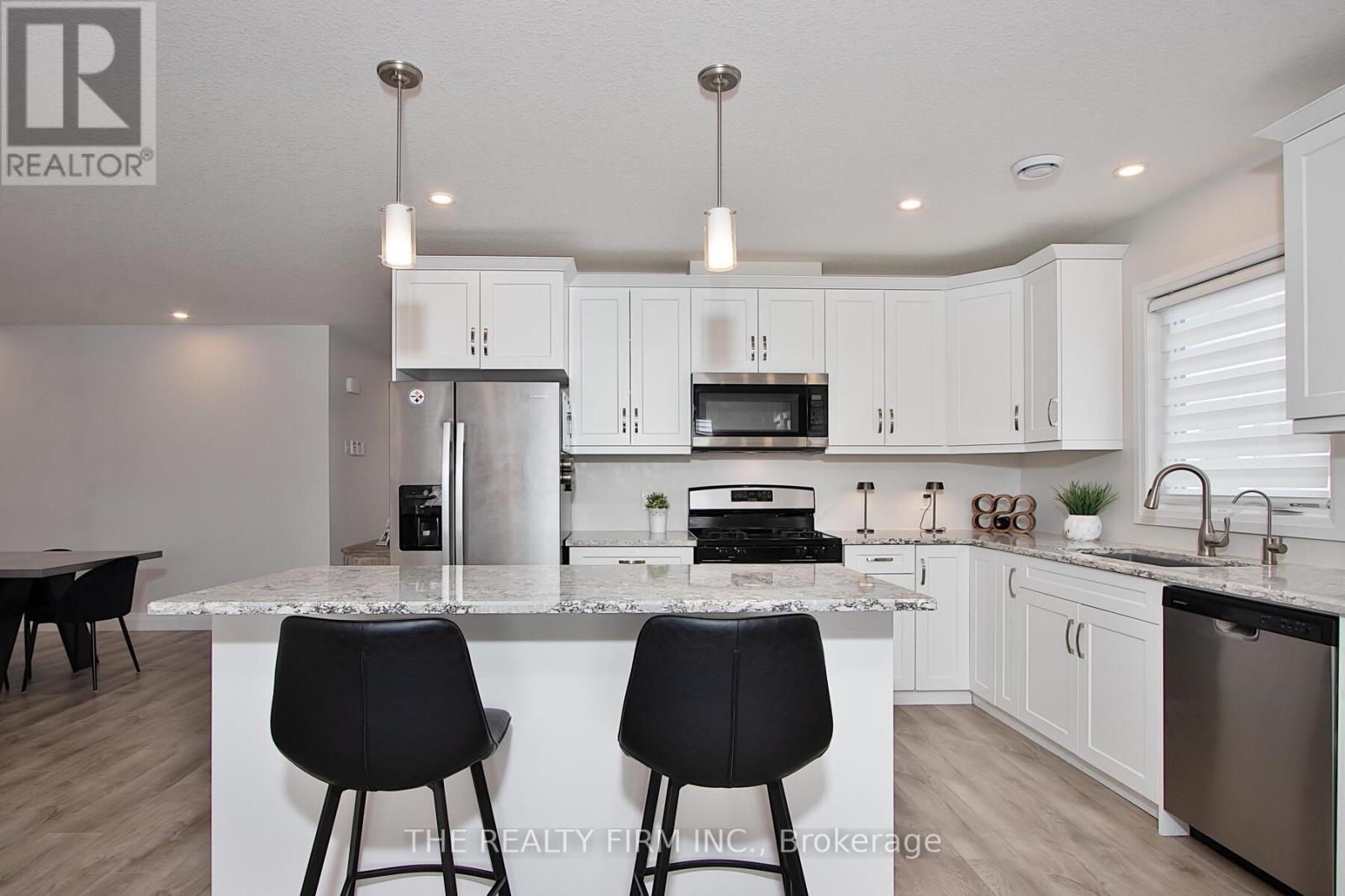 255 Lake Breeze Drive, Ashfield-Colborne-Wawanosh, Ontario  N7A 3Y3 - Photo 11 - X12142367