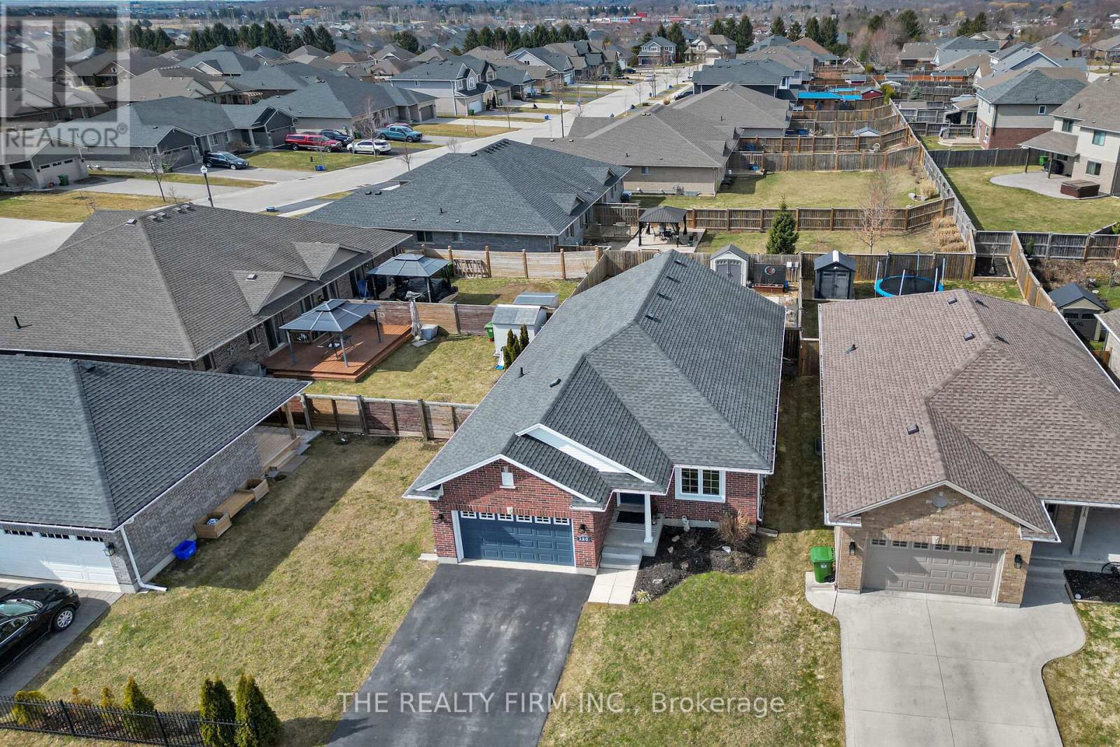Photo 34 of 45 for 120 Peach Tree Boulevard