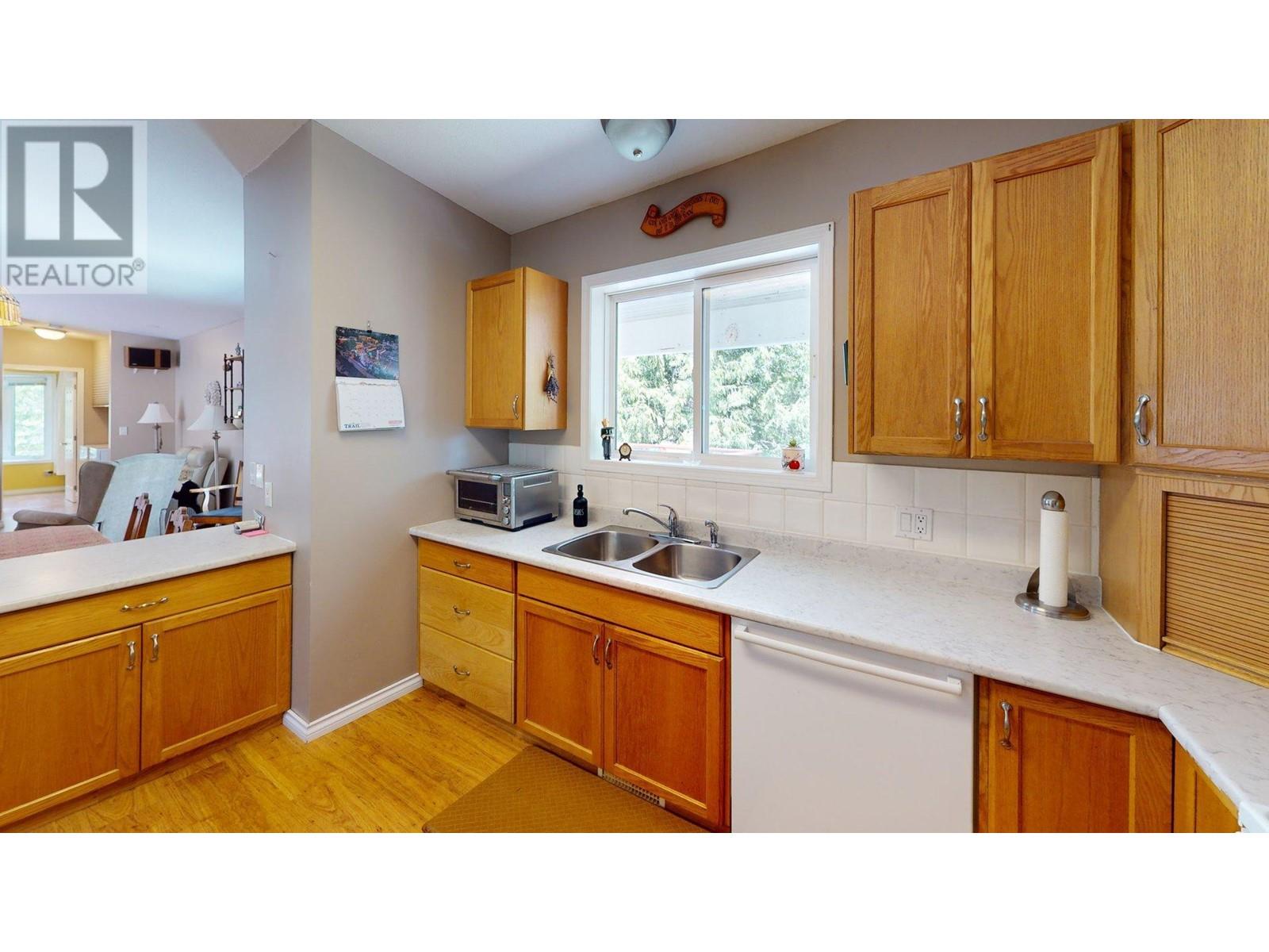 891 Monte Vista Drive Unit# 38, Rossland, British Columbia  V0G 1Y0 - Photo 9 - 10348609