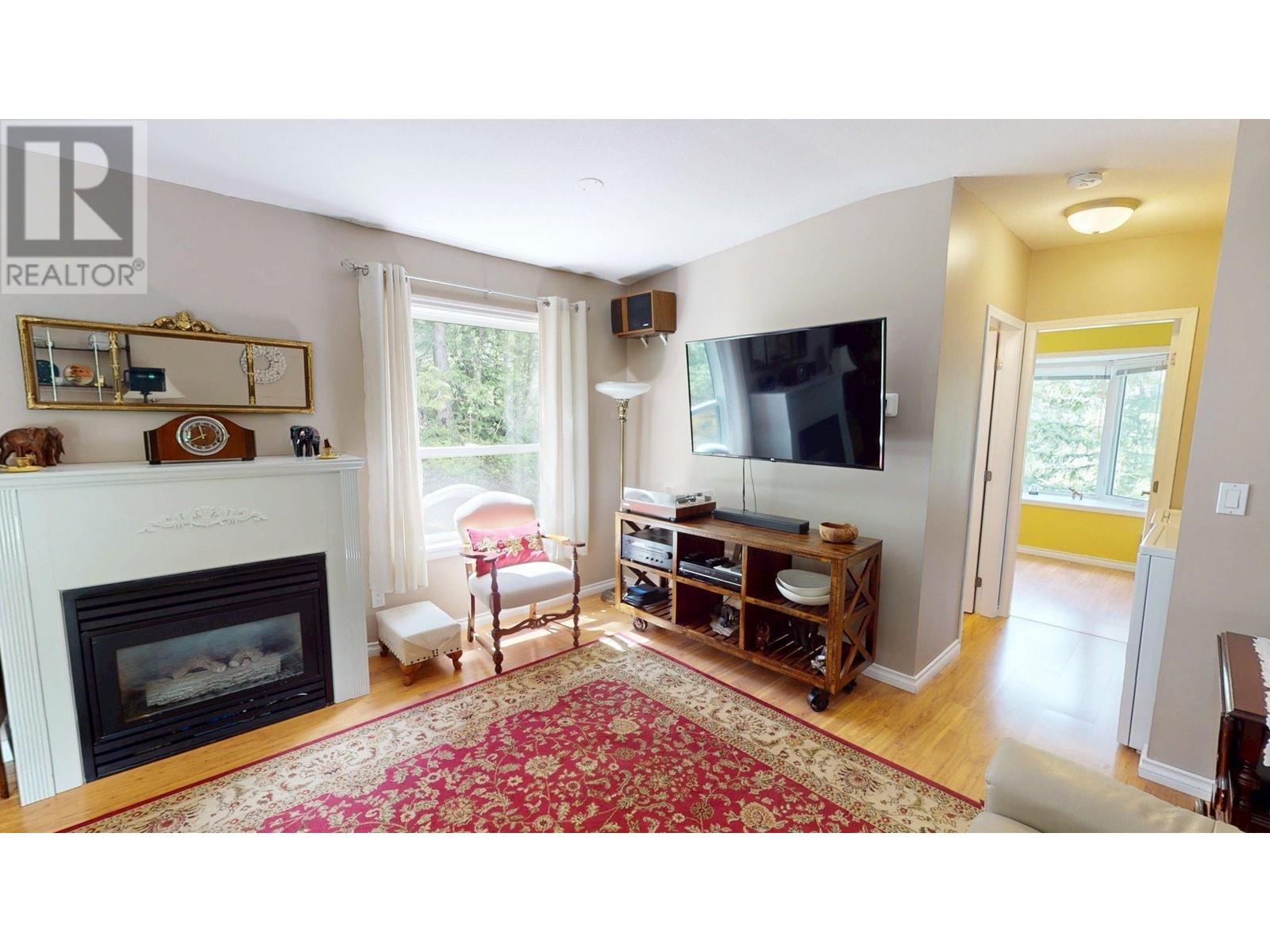 891 Monte Vista Drive Unit# 38, Rossland, British Columbia  V0G 1Y0 - Photo 4 - 10348609
