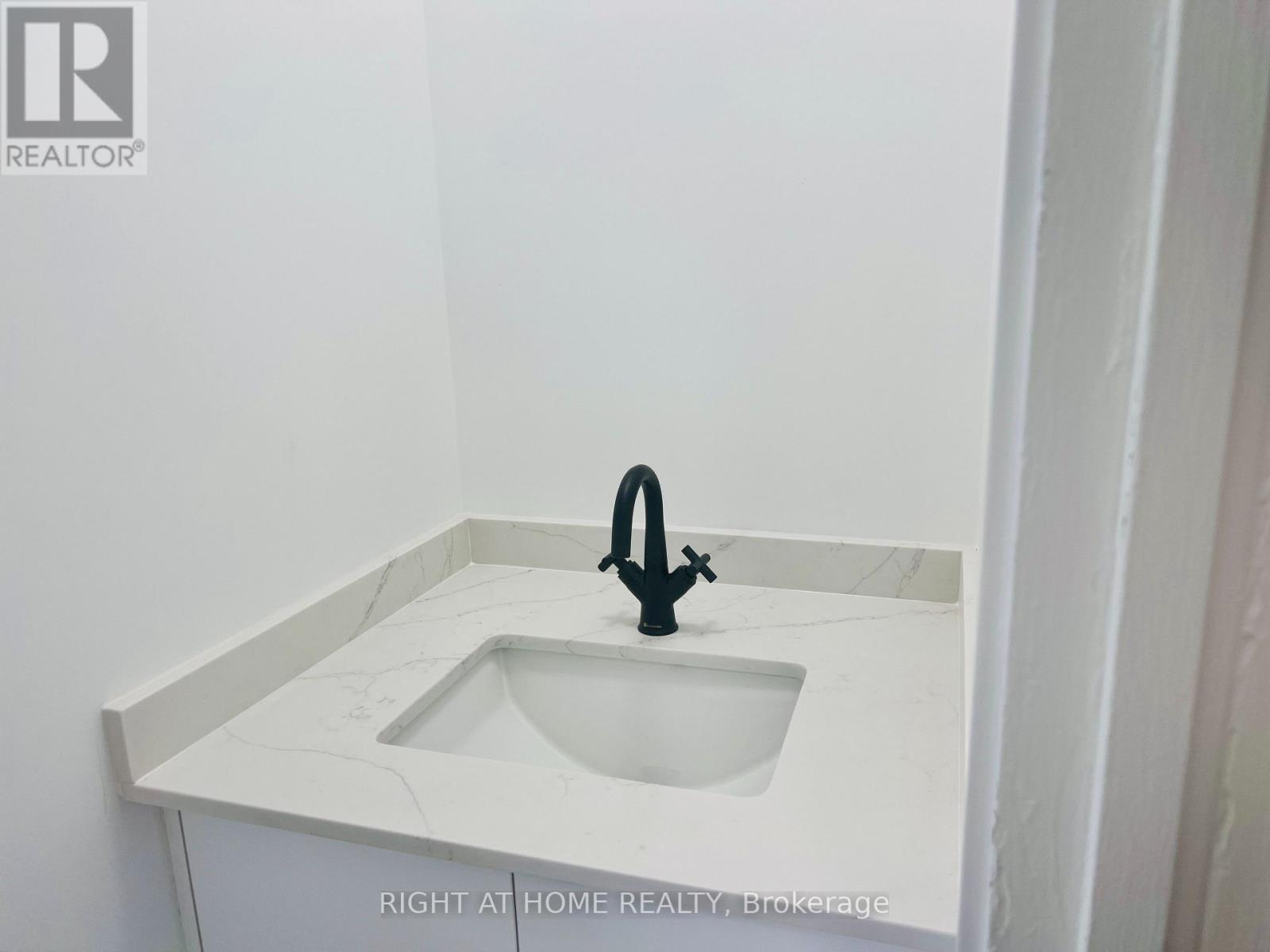49 Glenborough Park Crescent, Toronto, Ontario  M2R 2G4 - Photo 12 - C12172259