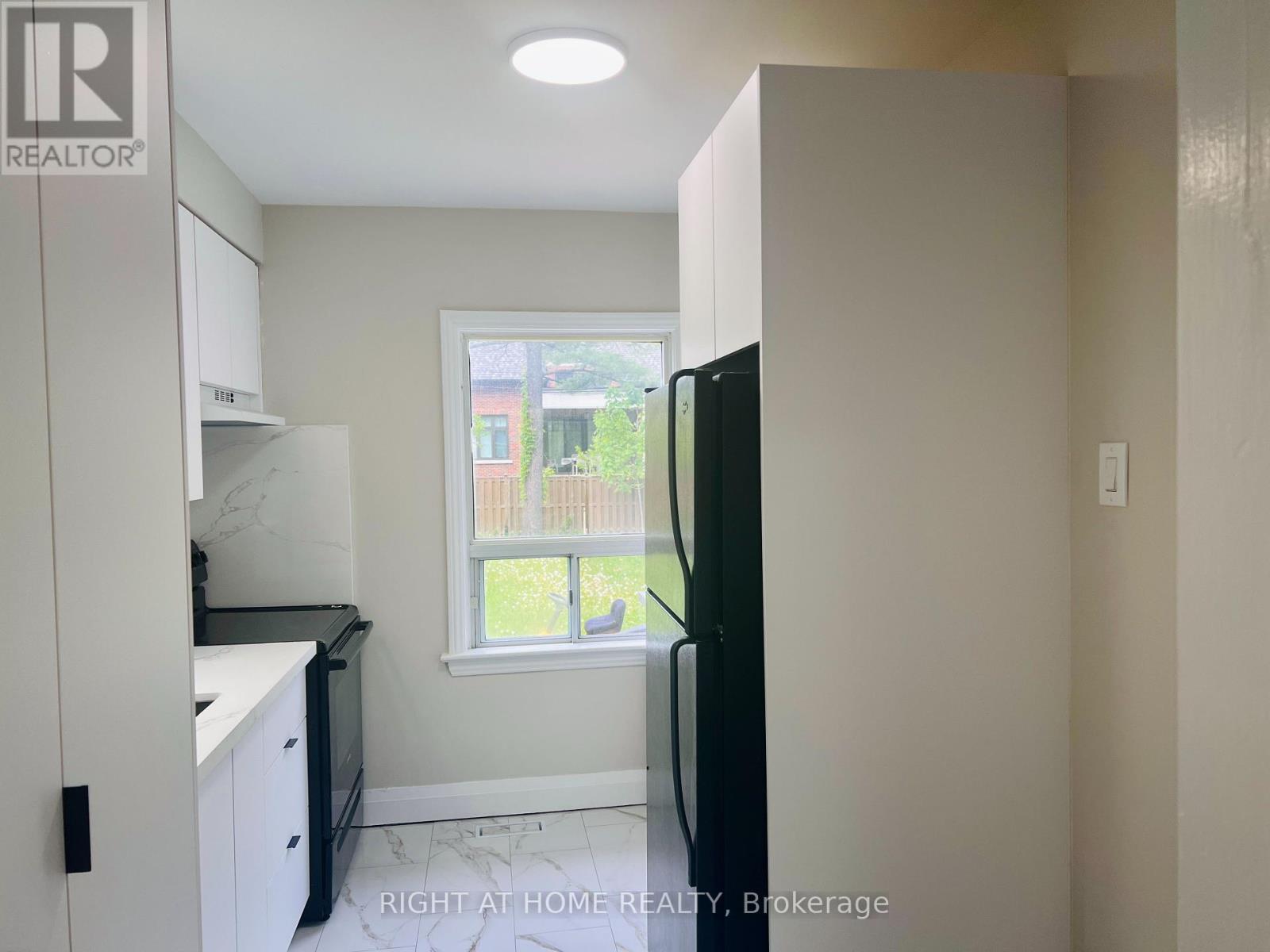 49 Glenborough Park Crescent, Toronto, Ontario  M2R 2G4 - Photo 30 - C12172259
