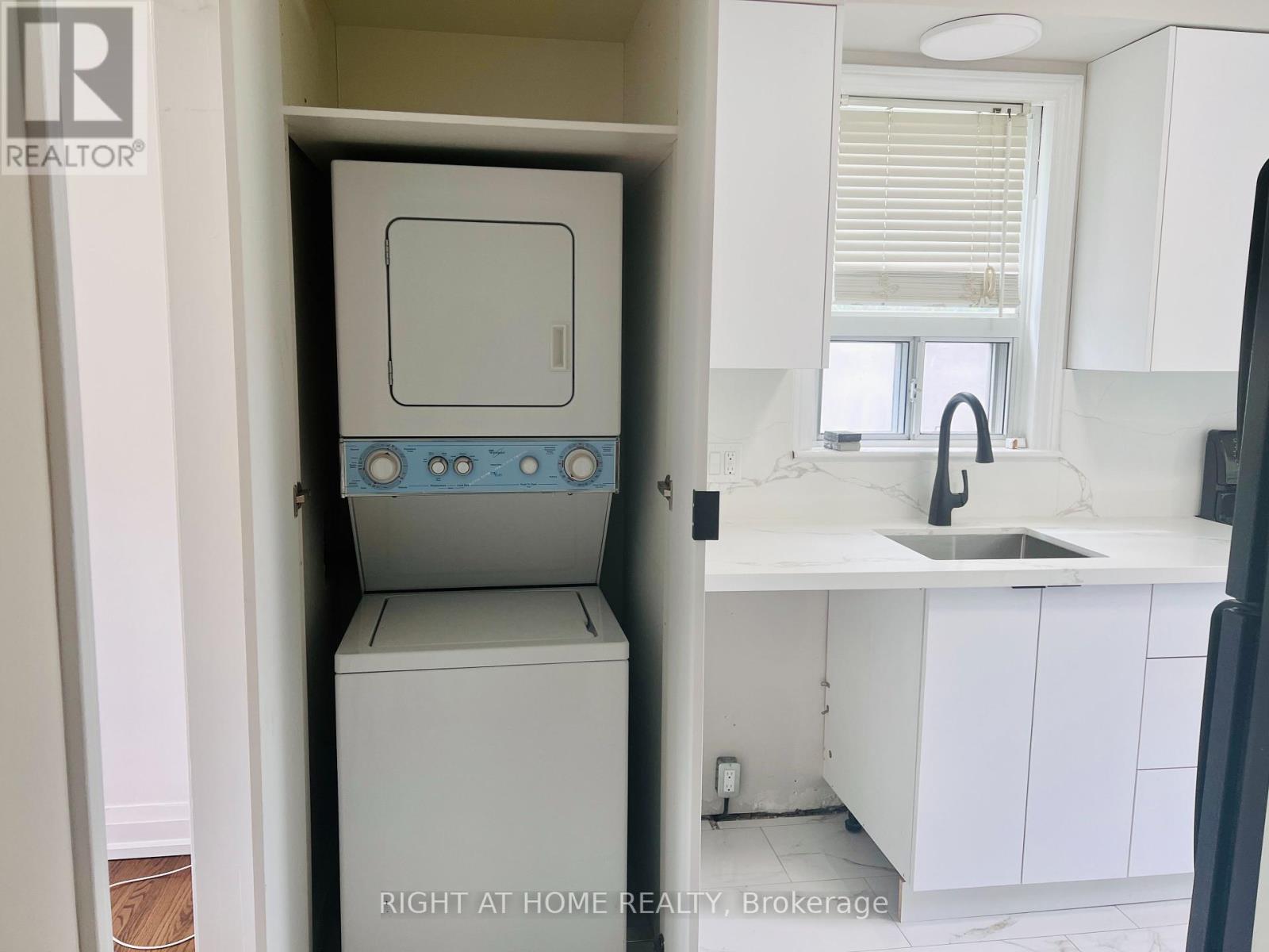 49 Glenborough Park Crescent, Toronto, Ontario  M2R 2G4 - Photo 6 - C12172259