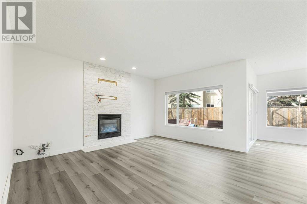 53 Strathlea Grove Sw, Calgary, Alberta  T3H 5C5 - Photo 9 - A2213324