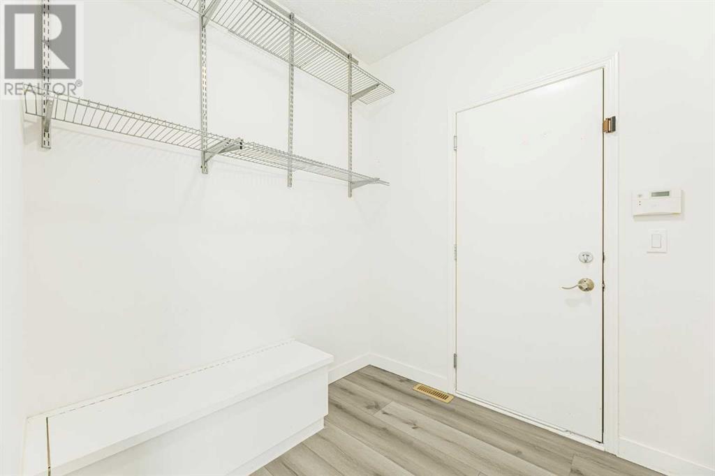 53 Strathlea Grove Sw, Calgary, Alberta  T3H 5C5 - Photo 14 - A2213324