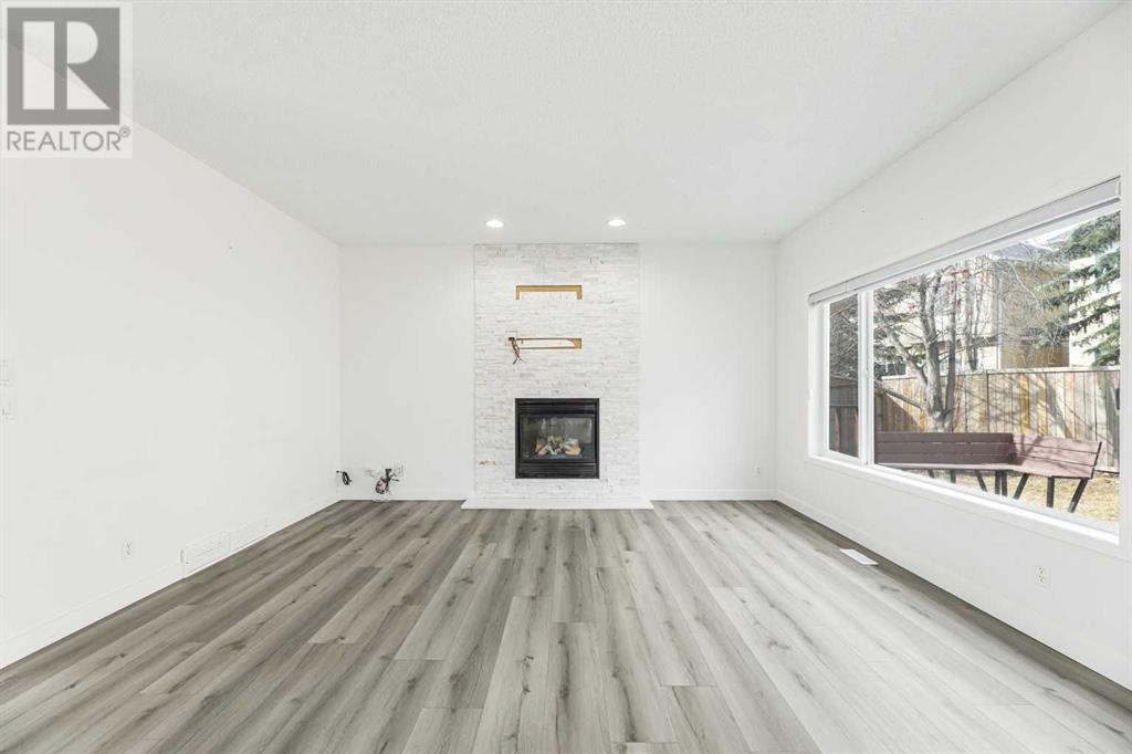 53 Strathlea Grove Sw, Calgary, Alberta  T3H 5C5 - Photo 10 - A2213324