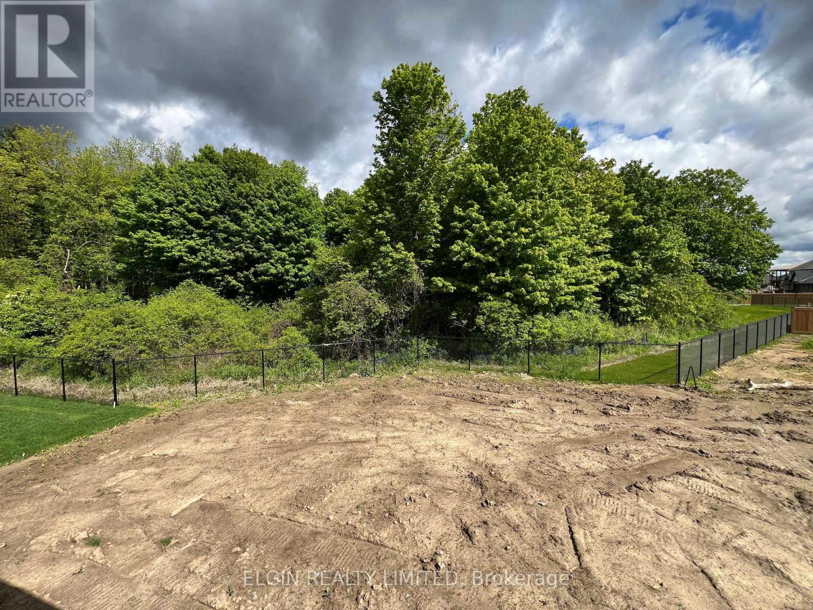35 Dunning Way, St. Thomas, Ontario  N5R 0P7 - Photo 2 - X12087346