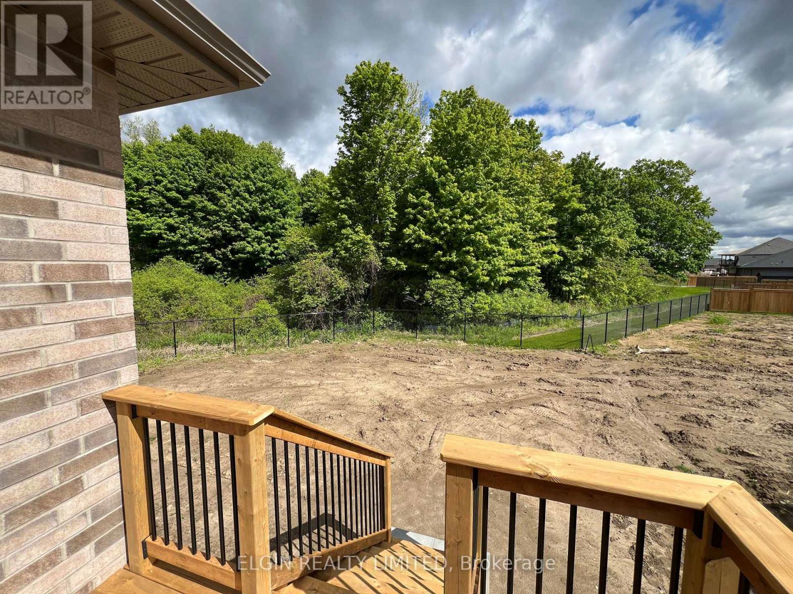 35 Dunning Way, St. Thomas, Ontario  N5R 0P7 - Photo 3 - X12087346