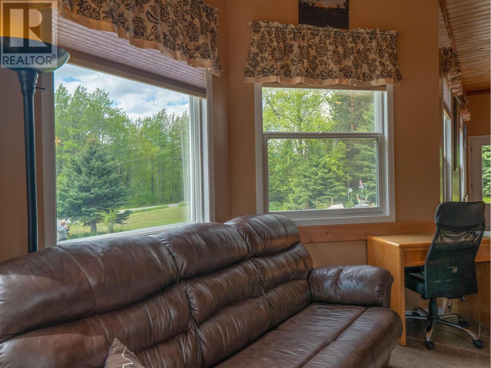 400 Mountain View Road, Mcbride, British Columbia  V0J 2E0 - Photo 10 - R2956790