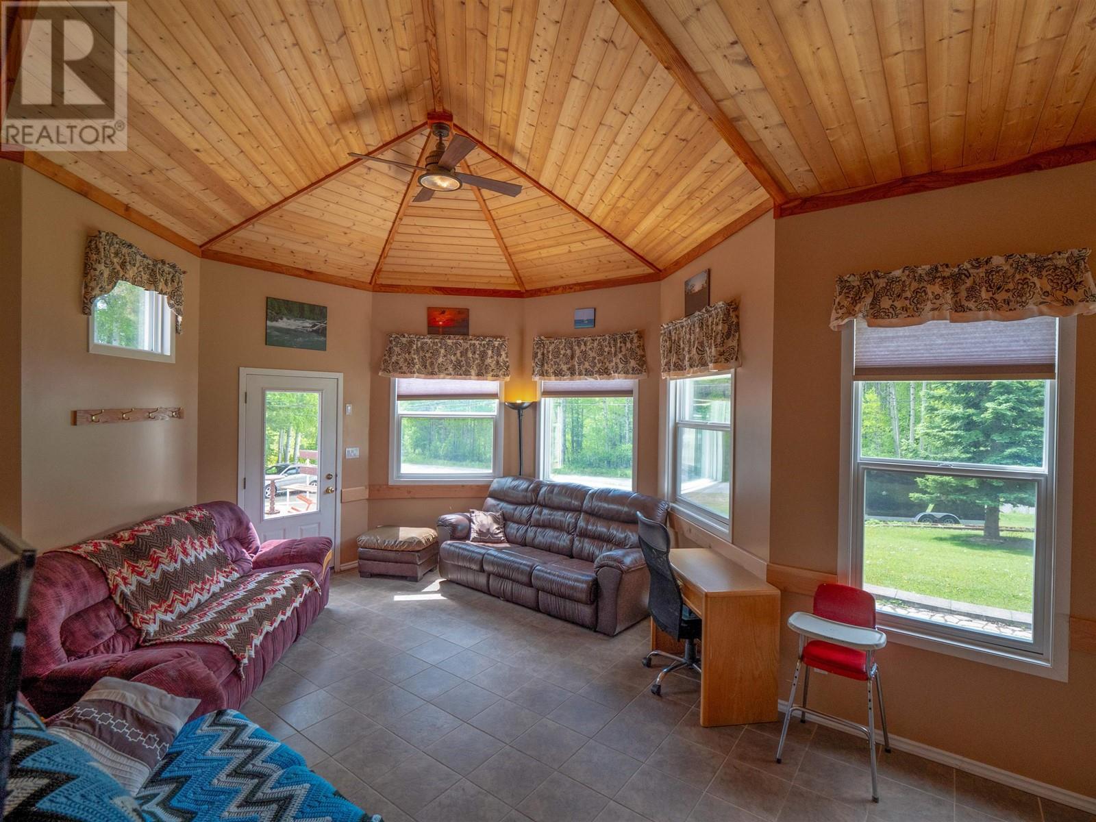 400 Mountain View Road, Mcbride, British Columbia  V0J 2E0 - Photo 9 - R2956790