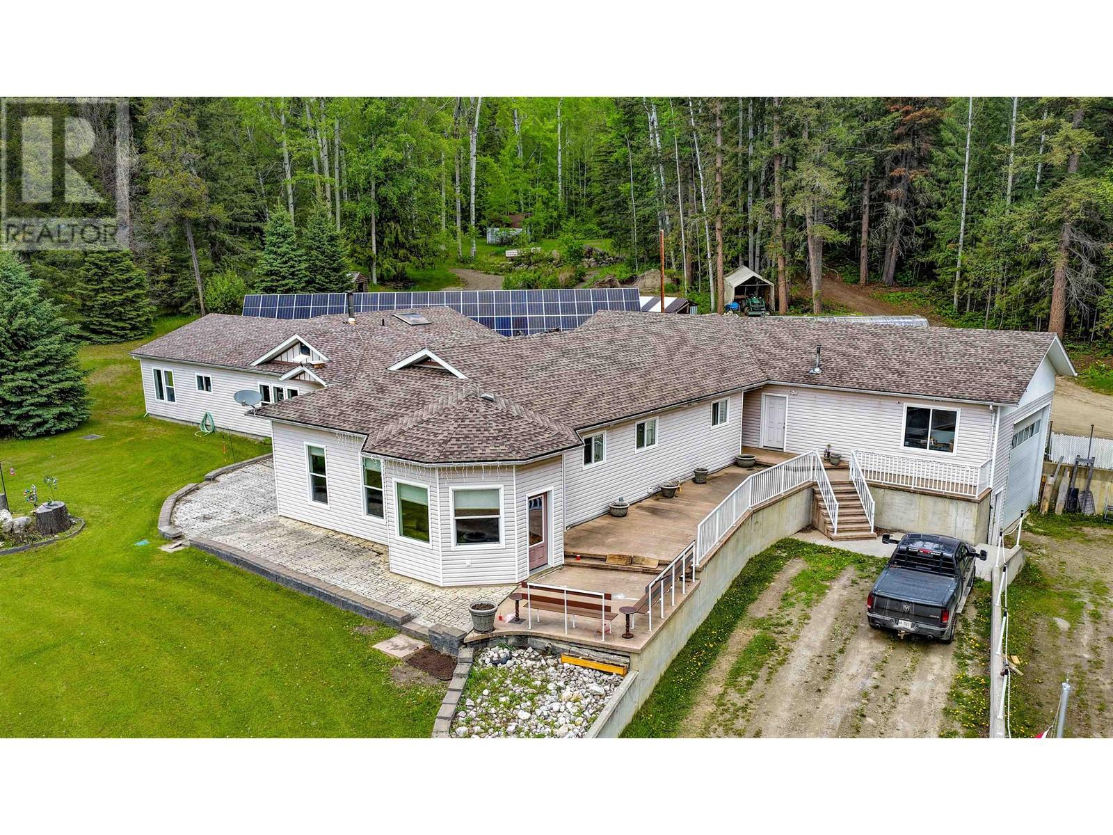 400 MOUNTAIN VIEW ROAD, McBride, British Columbia