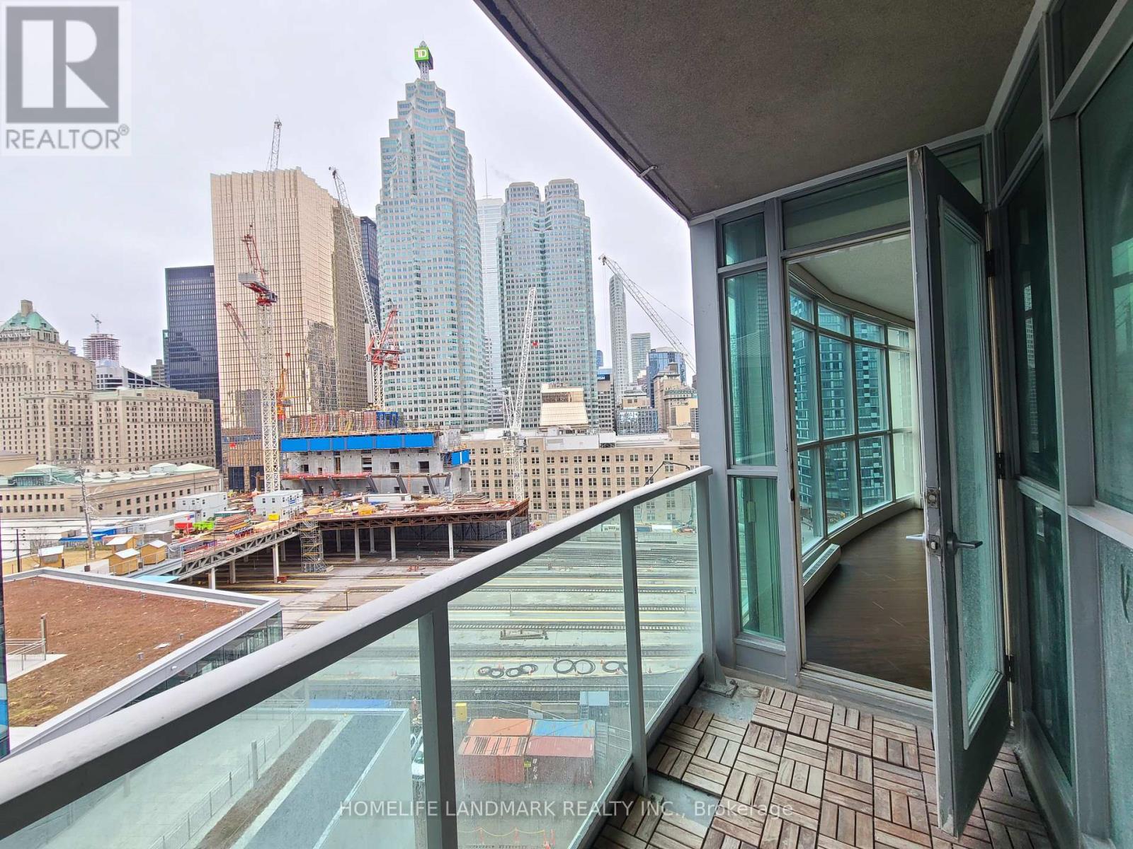 1303 - 18 Yonge Street, Toronto, Ontario  M5E 1Z8 - Photo 12 - C12172279