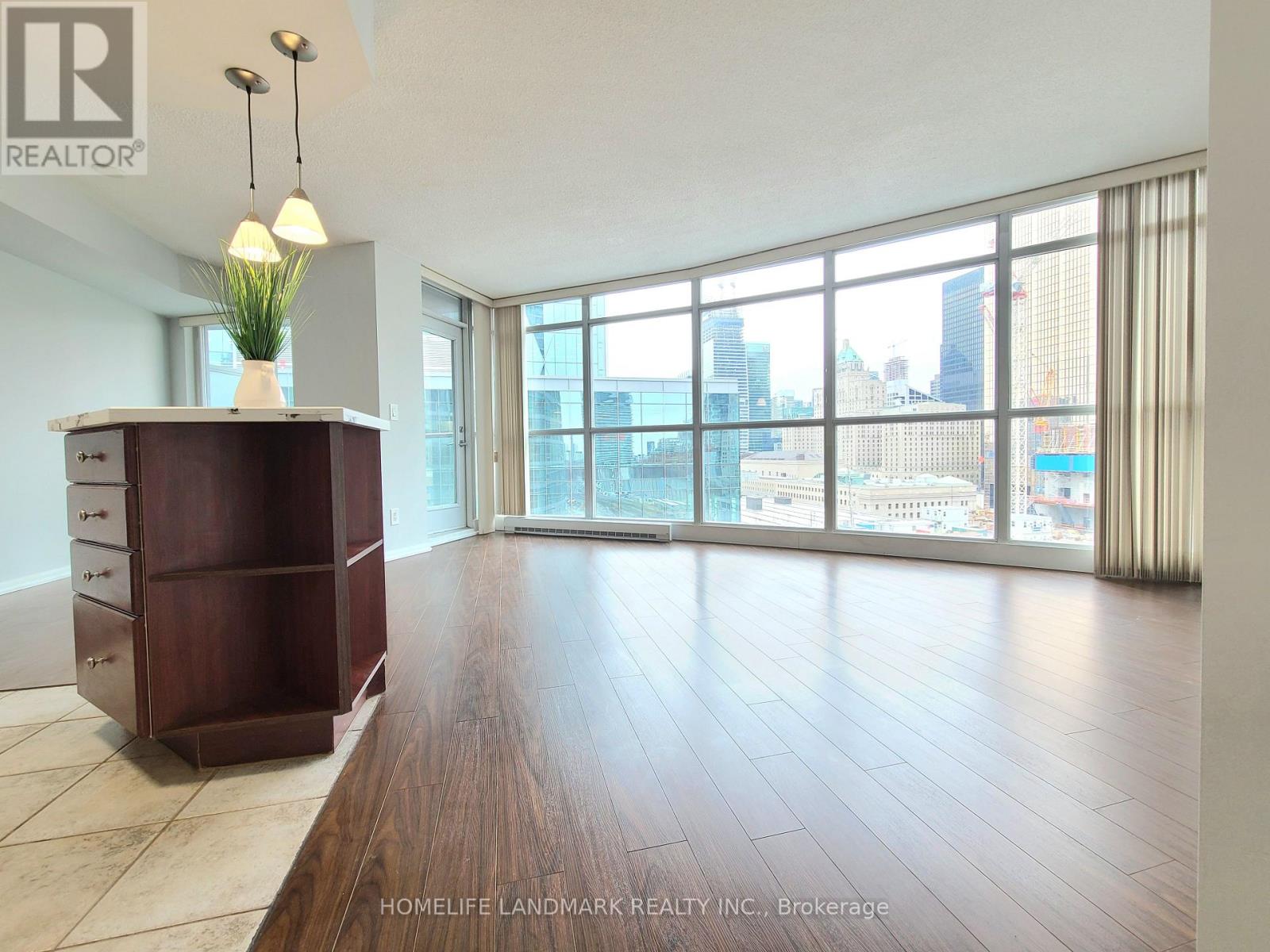1303 - 18 Yonge Street, Toronto, Ontario  M5E 1Z8 - Photo 8 - C12172279