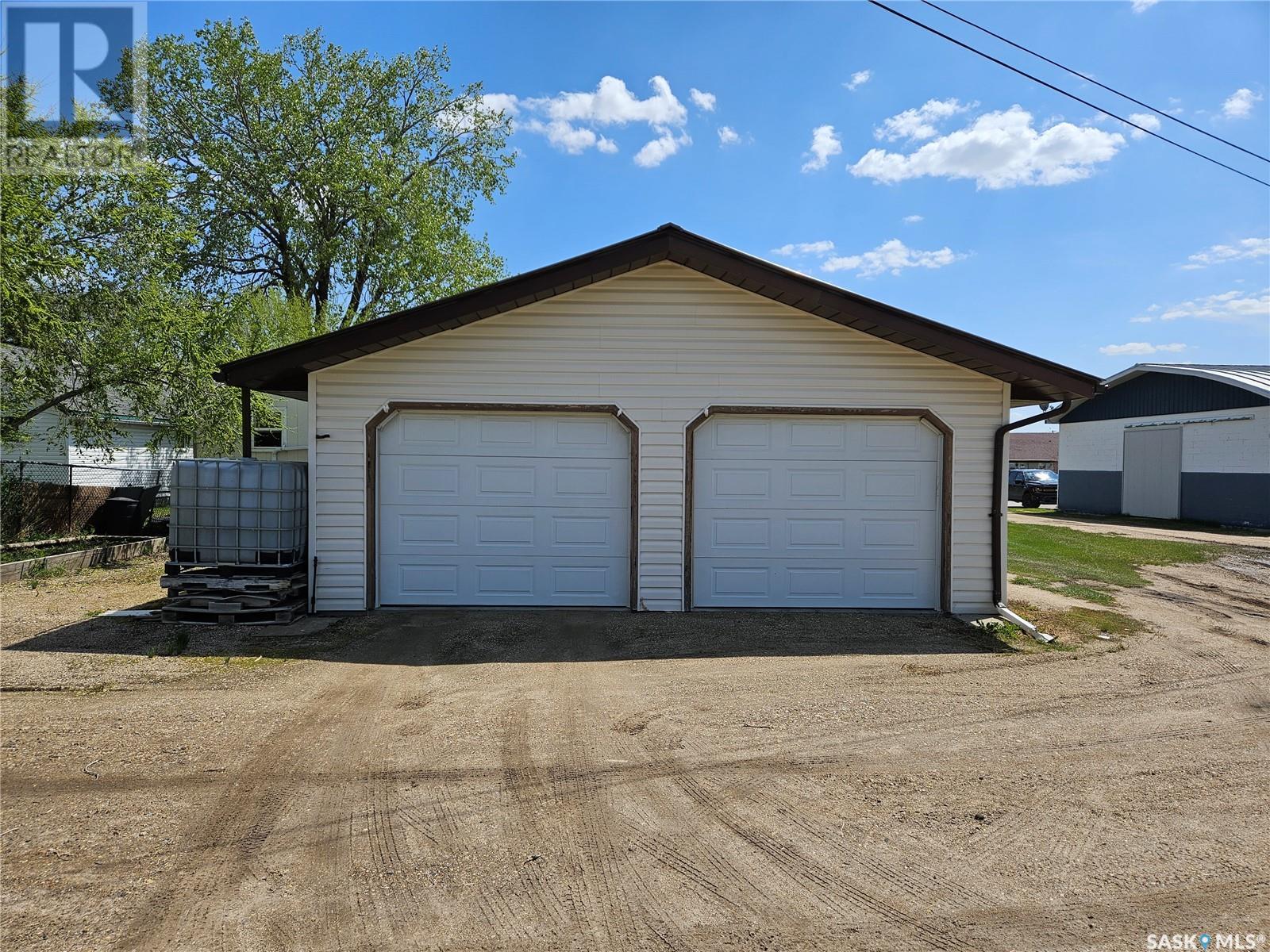 Property at 318 4th STREET W image 2