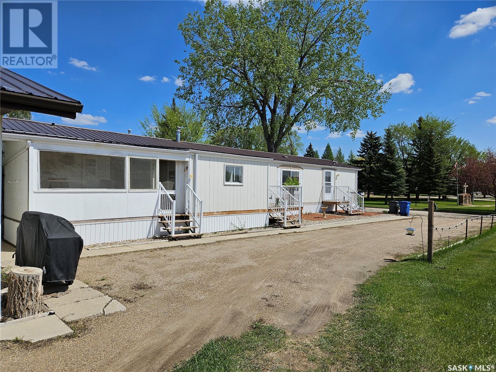 Property at 318 4th STREET W image 4